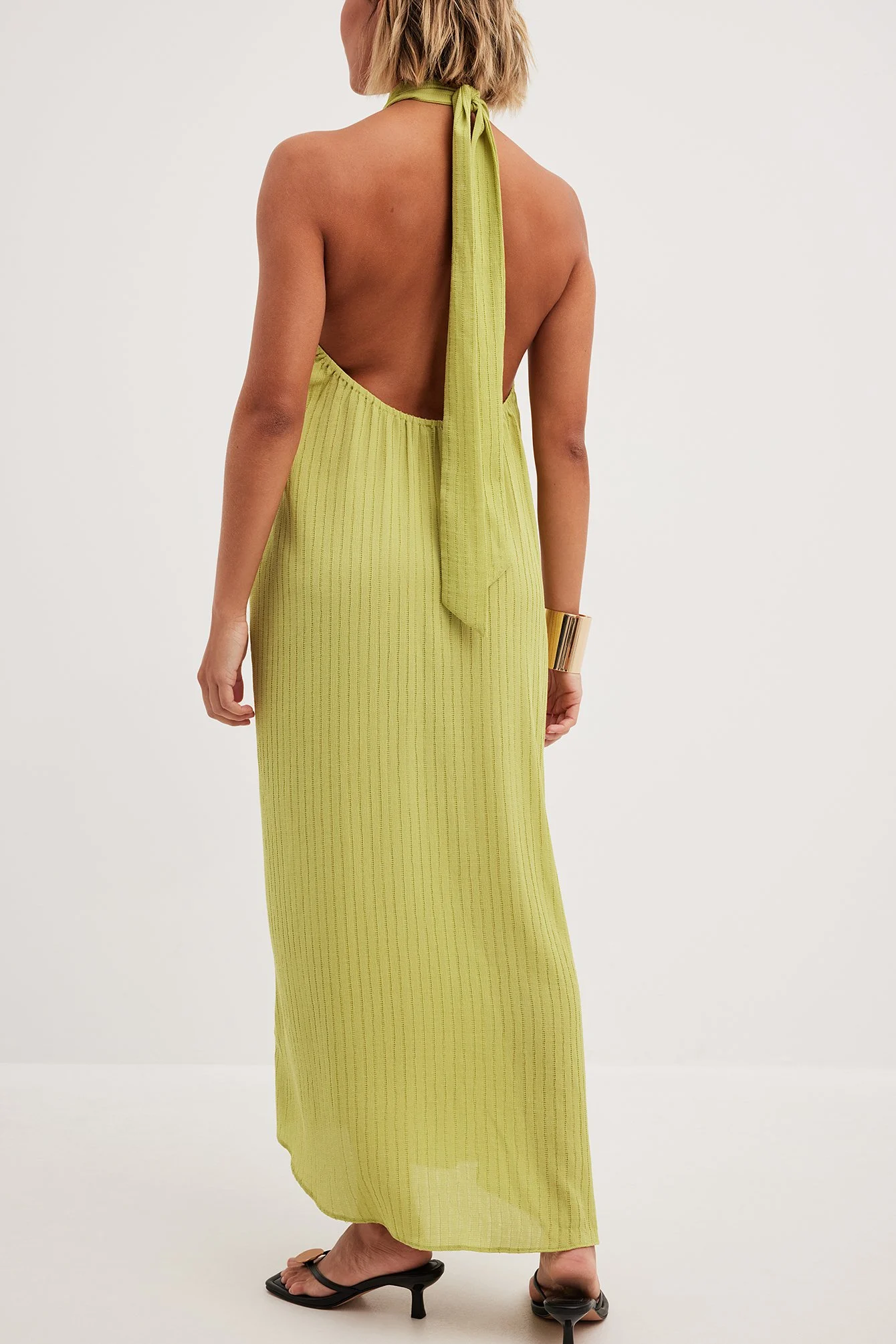 Strukturiertes Midikleid mit Neckholder