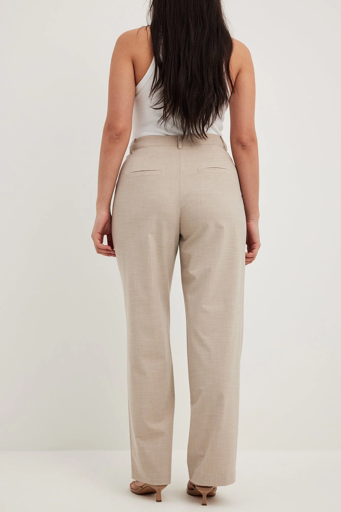 Strukturierte Hose mit geradem Bein und mittlerer Taille