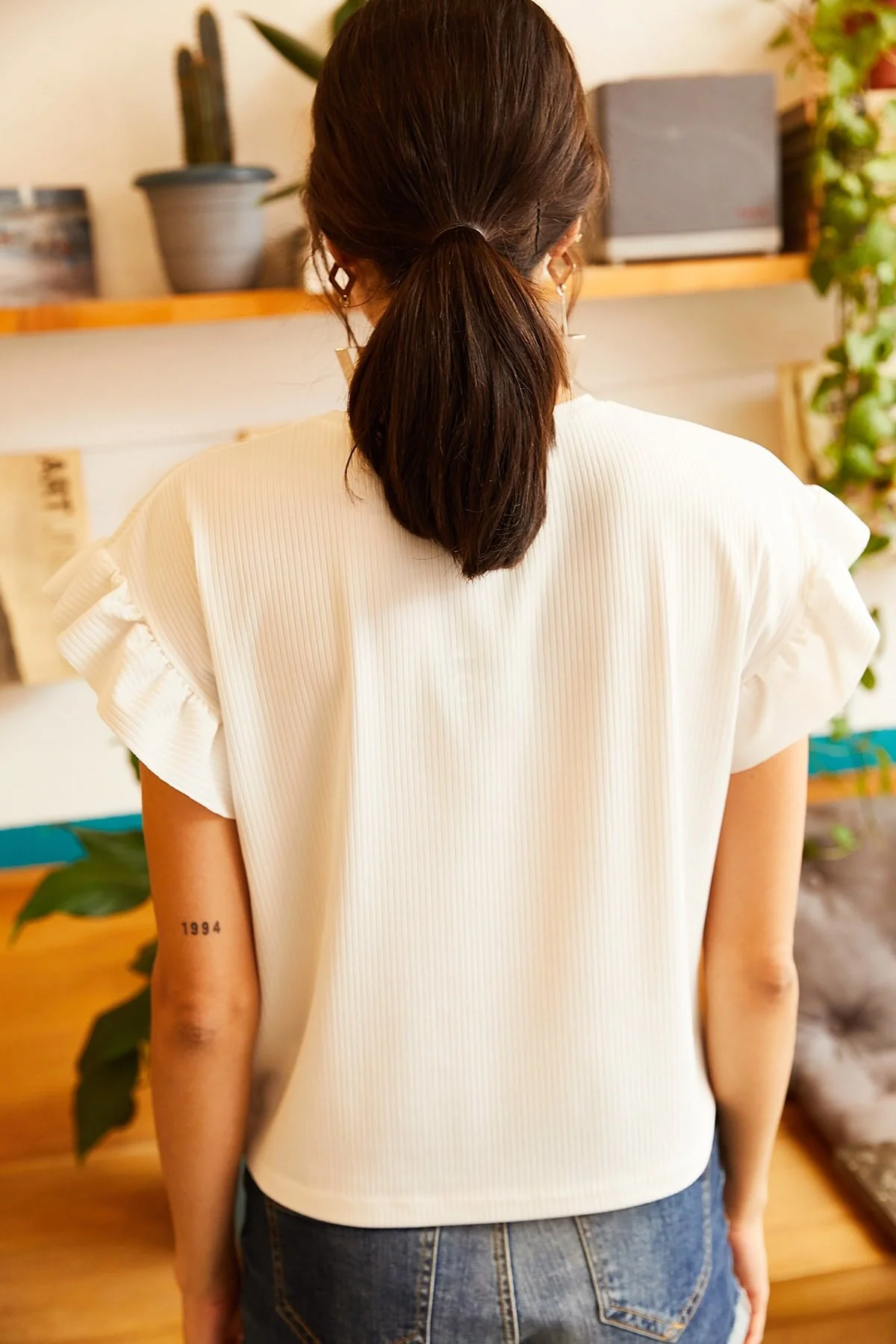 Olalook  Damen-T-Shirt mit Ecru-Ärmeln und Rüschen-Camisole TSH-19000417