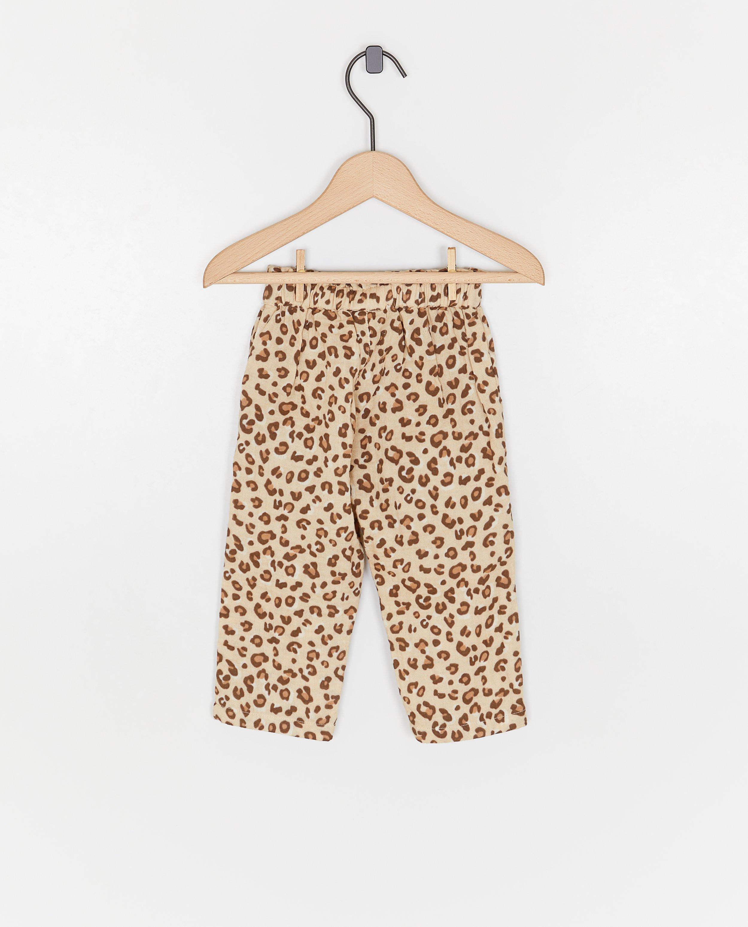 Pantaloni cu imprimeu leopard Cuddles and Smiles, croială lejeră, bej deschis