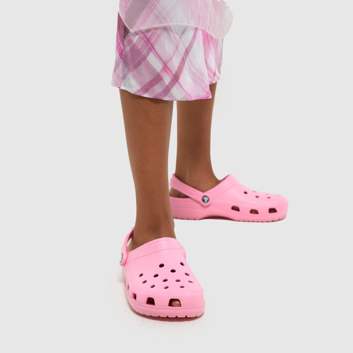 Crocs klasszikus klumpa szandál rózsaszínben