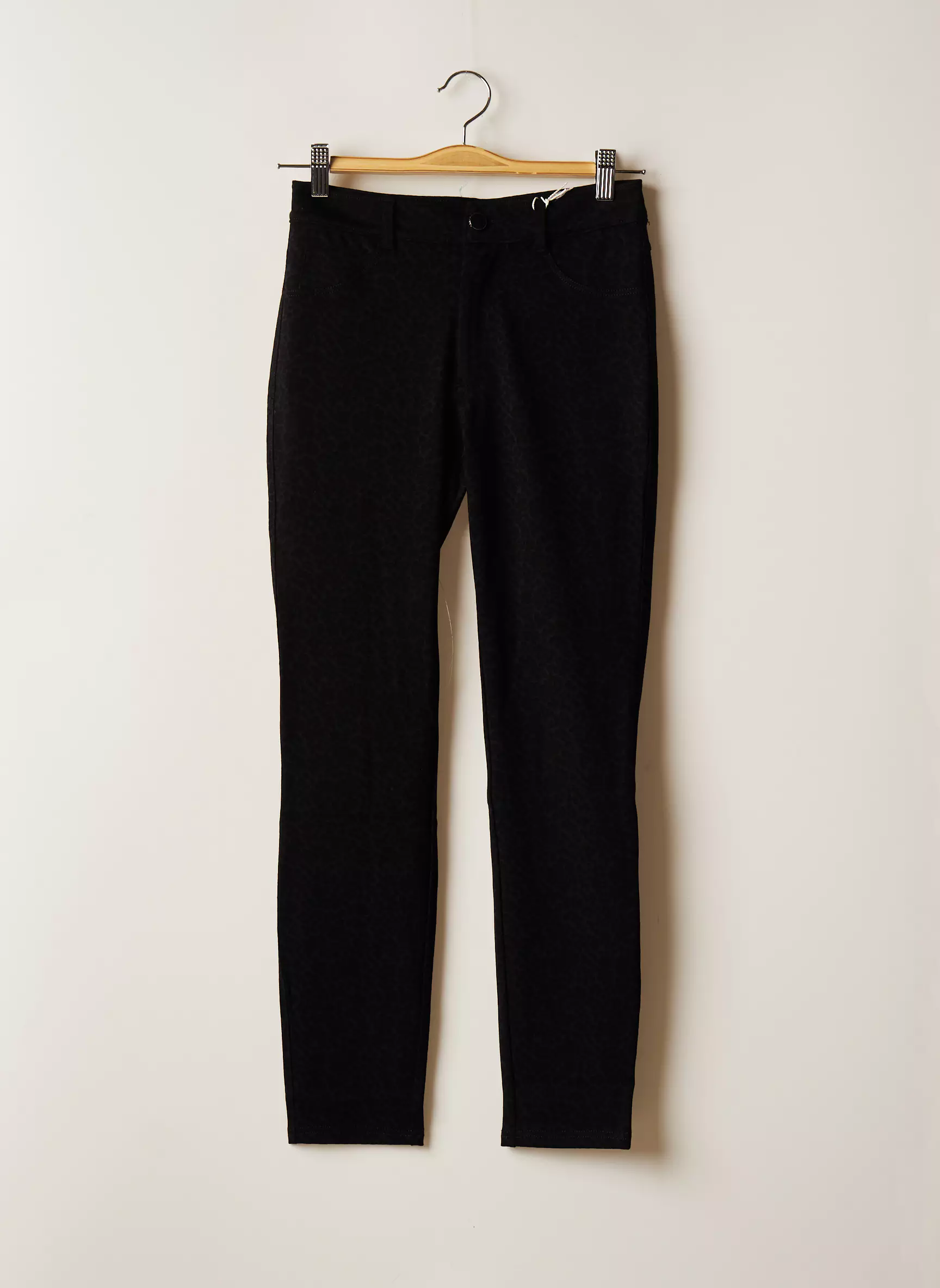 Guess Pantalons Slim Femme couleur noir