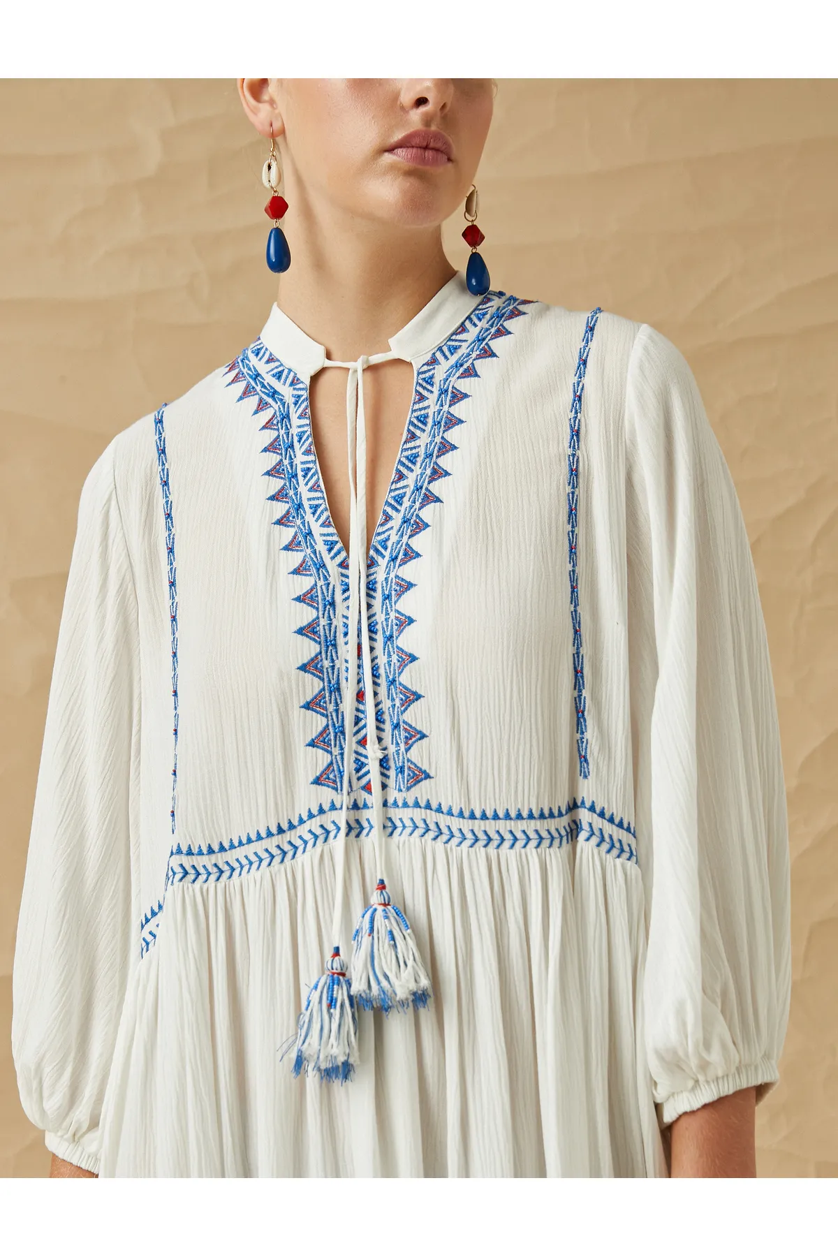 Koton  Ethnisch besticktes Minikleid mit Ballonärmeln