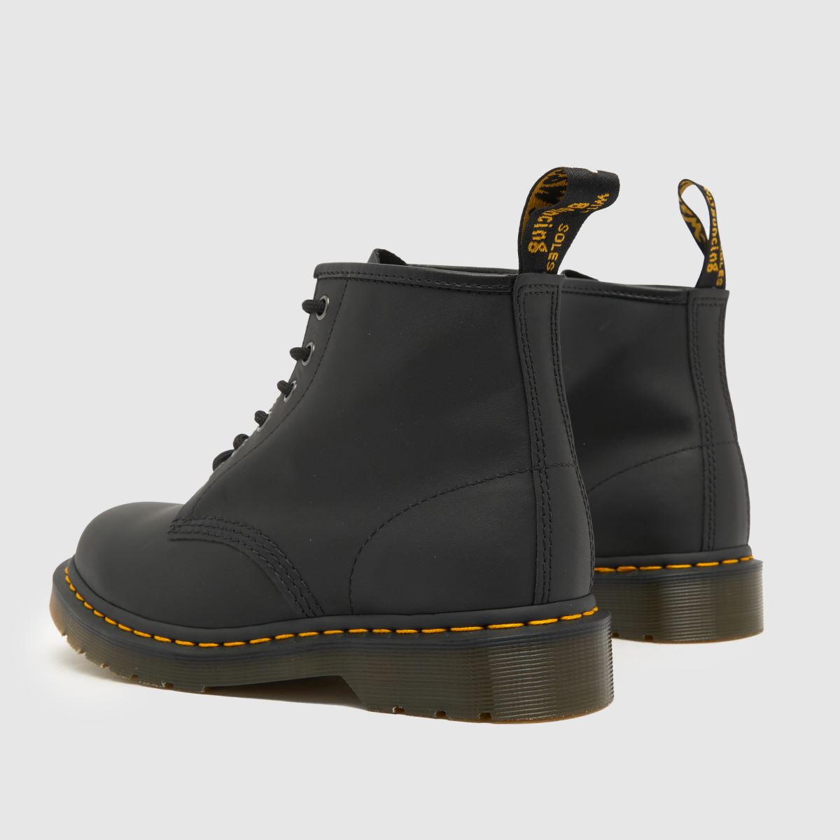Dr. Martens 101 nappa csizma fekete színben