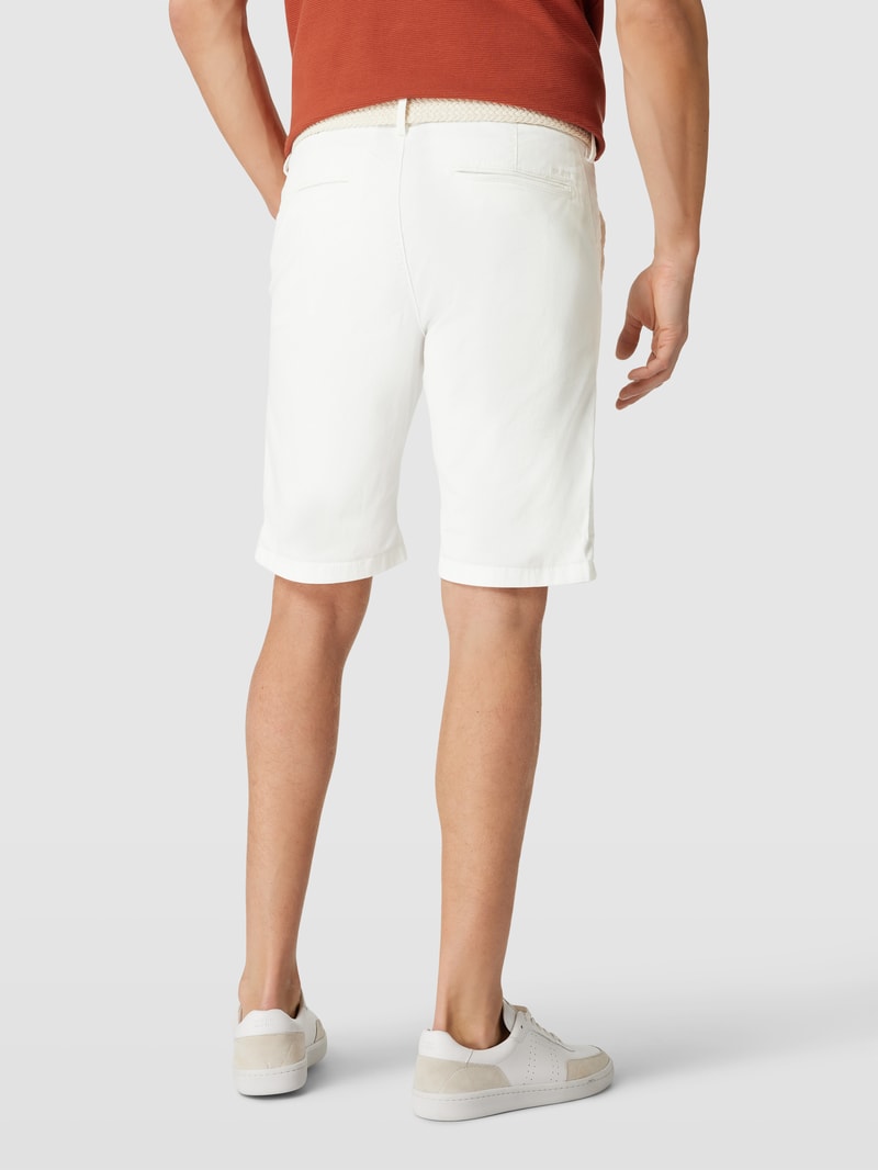 Bermudas mit französischen Eingrifftaschen in weiß
