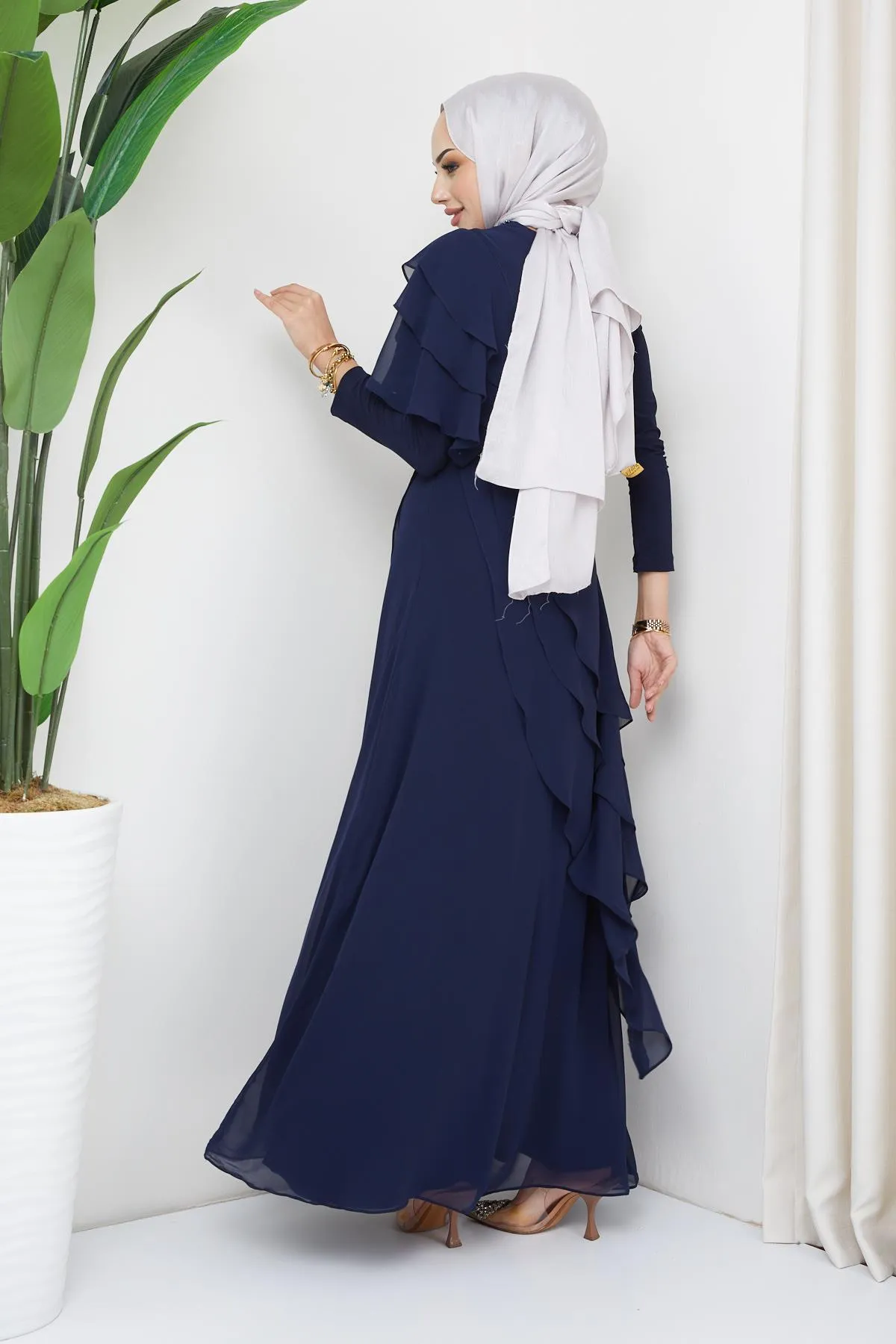 Olcay  Abendkleid aus Chiffon mit Hijab und Perlenverzierung, Marineblau, 1652