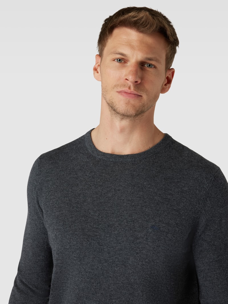 Strickpullover mit Rundhalsausschnitt in dunkelgrau