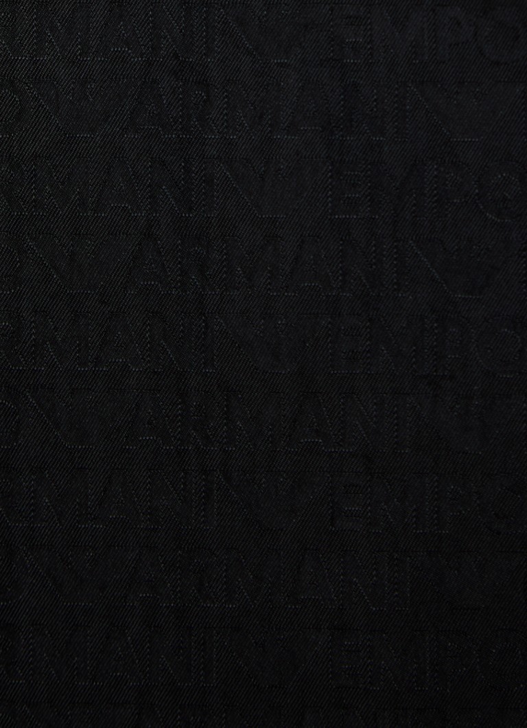Jachetă matlasată Emporio Armani cu glugă și imprimeu cu logo pe material.
