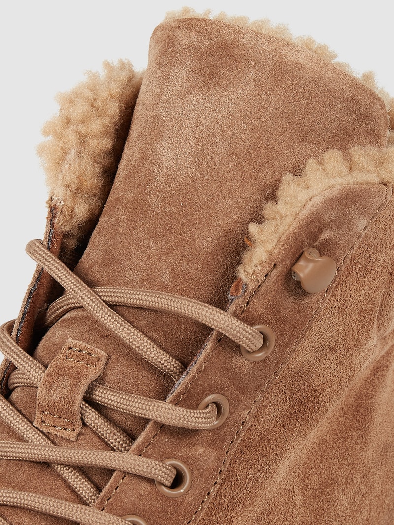 Boots mit Teddyfutter in camel