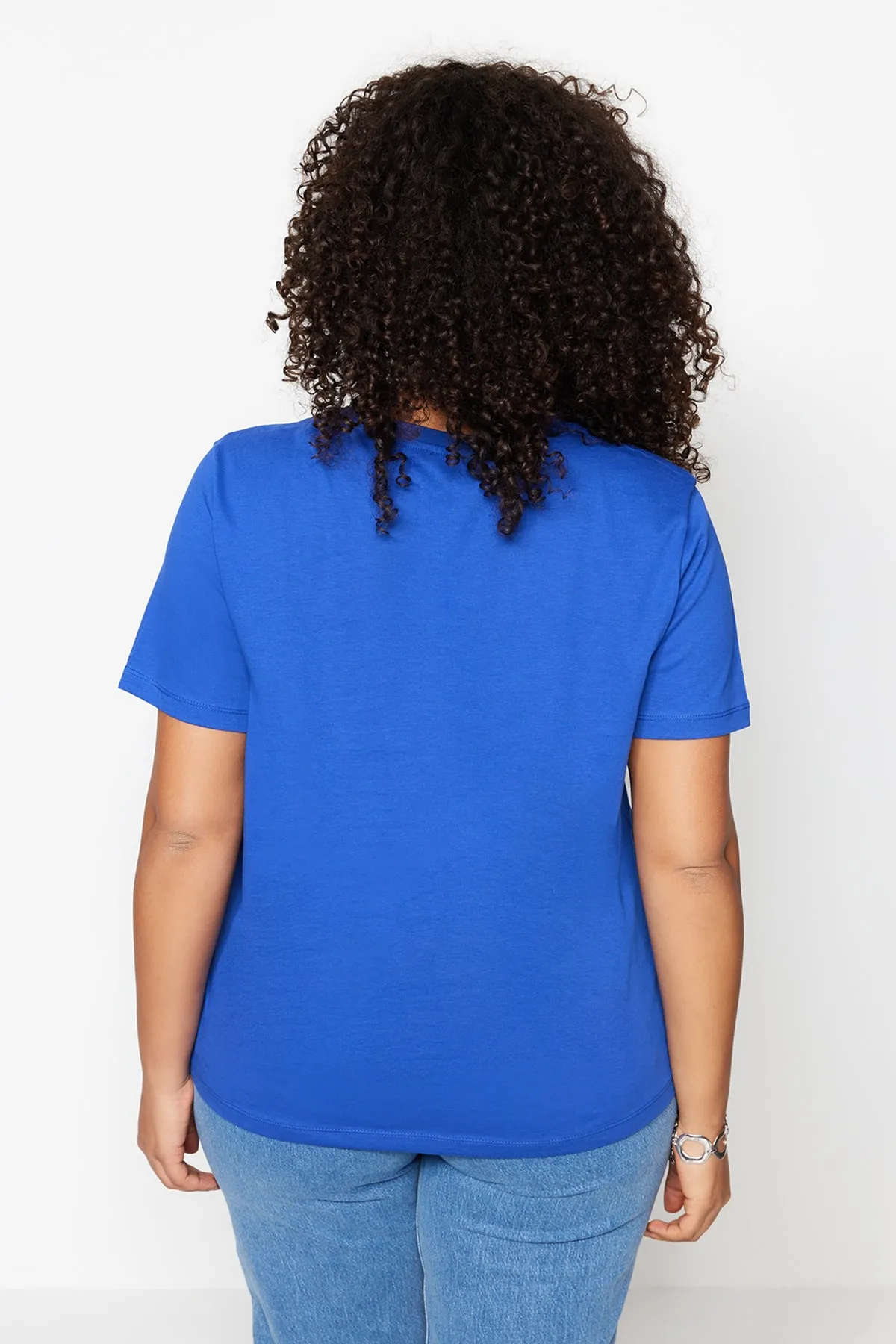 Trendyol Curve  Saks Basic Rundhals-Strick-T-Shirt TBSSS22TS0733