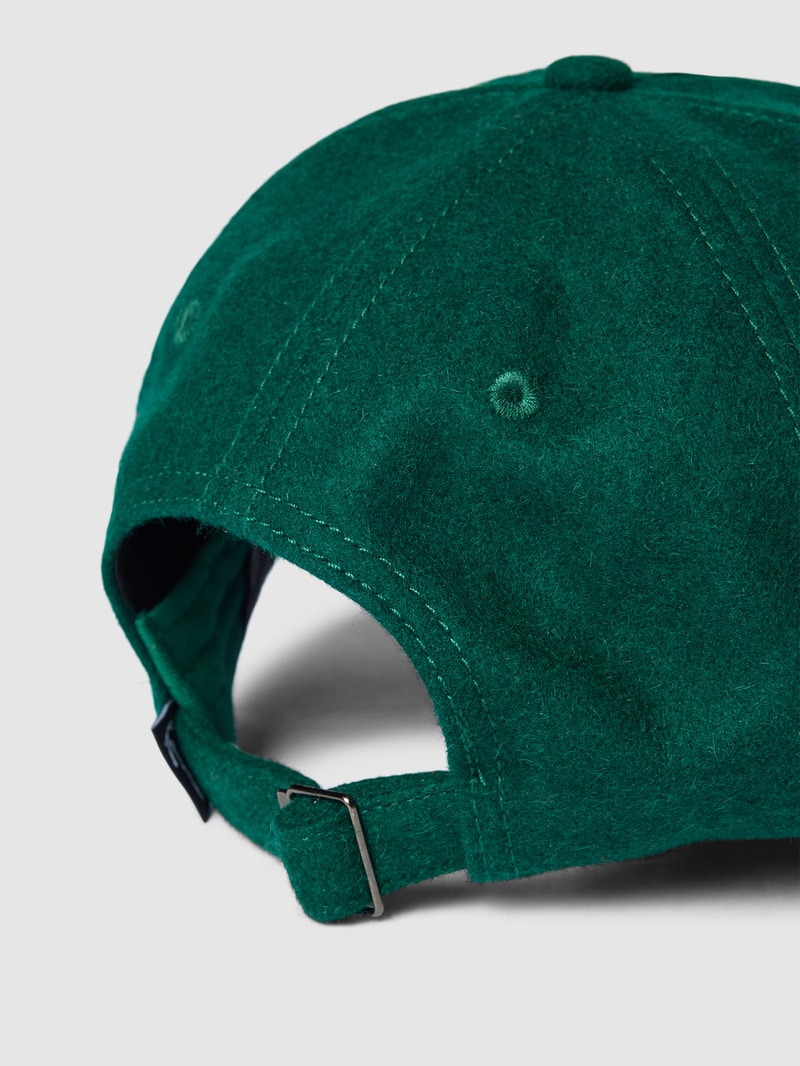 Basecap mit Label-Stitching in schilf