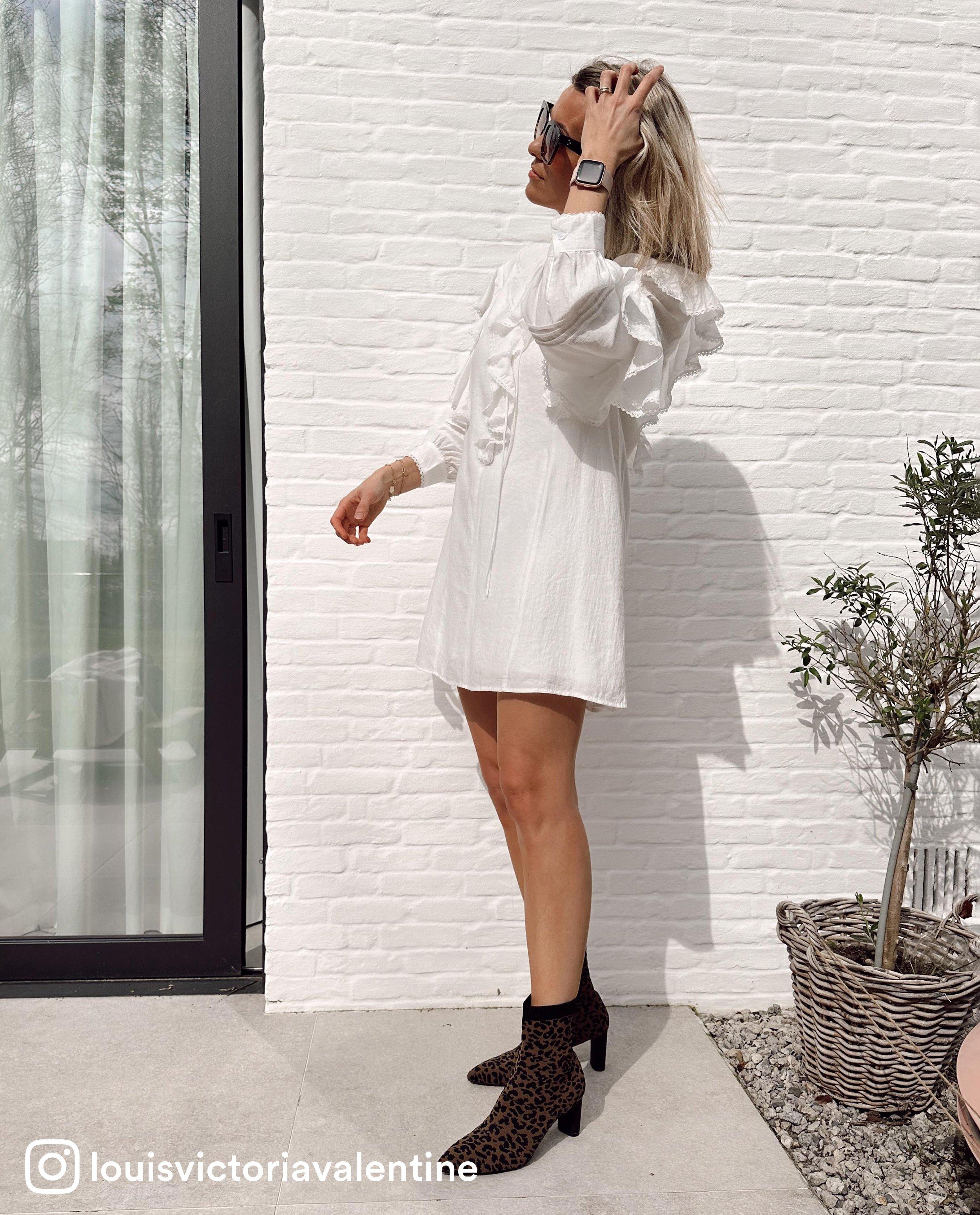 Rochie albă Paris cu dantelă albă