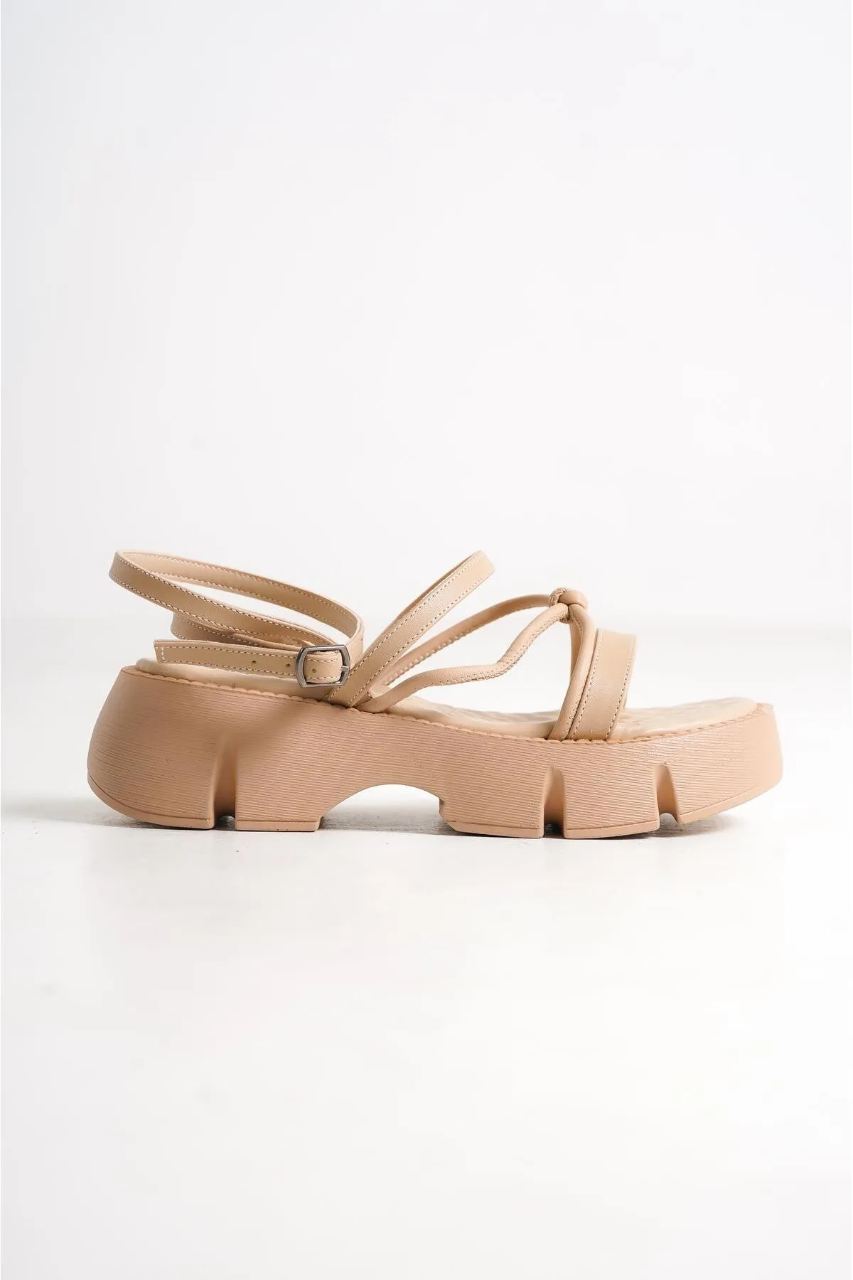 Capone Outfitters  Capone Damen-Sandalen mit dickem Sohlen-Knöchelriemen und bequemer Sohle in Beige