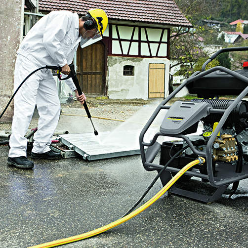 Kärcher Professional 1.367-505.0 (UHP) HD 13/35 Ge Cage Visokotlačni čistilec s hladno vodo, bencin, 100-350 barov