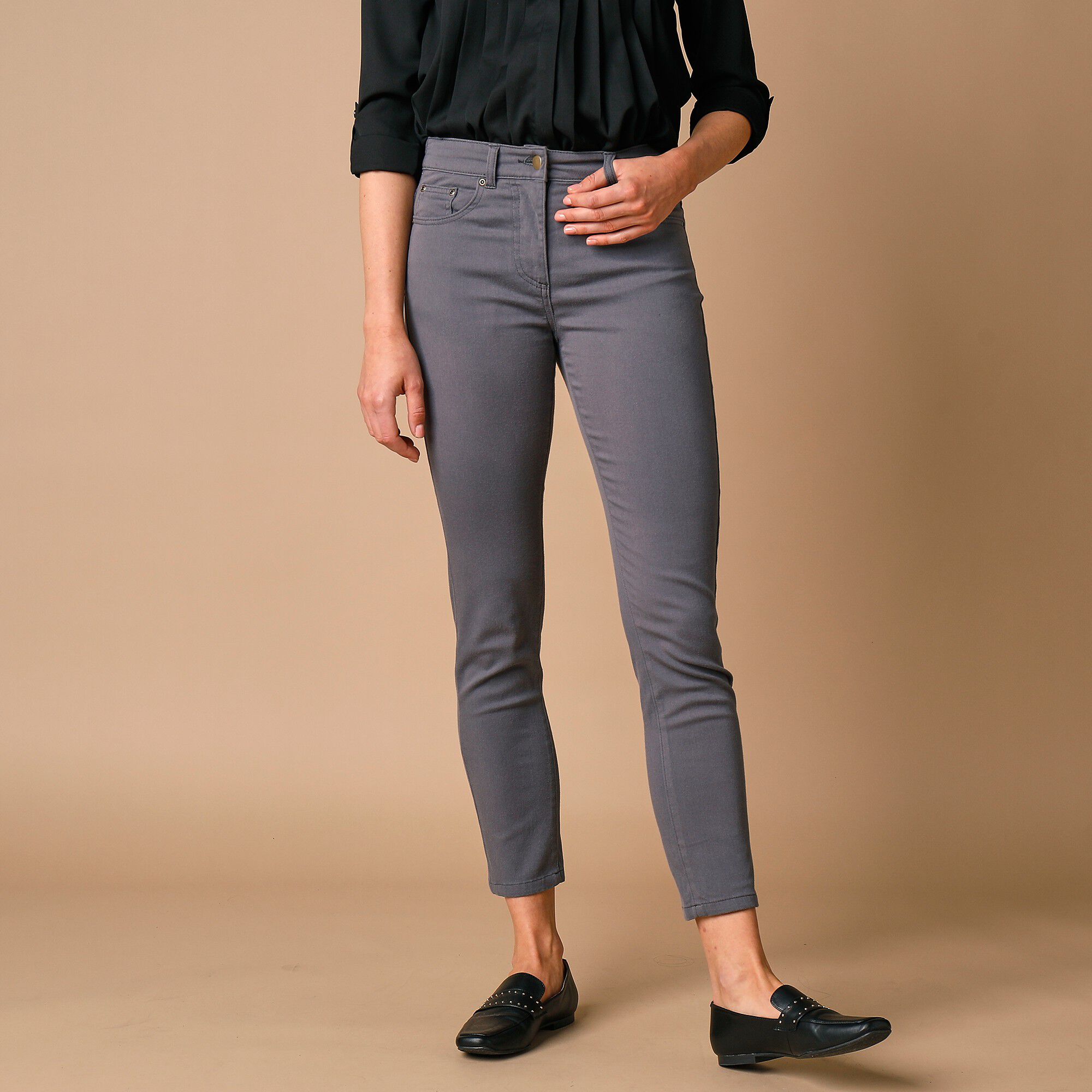Pantalon 7/8ème fuselé stretch uni