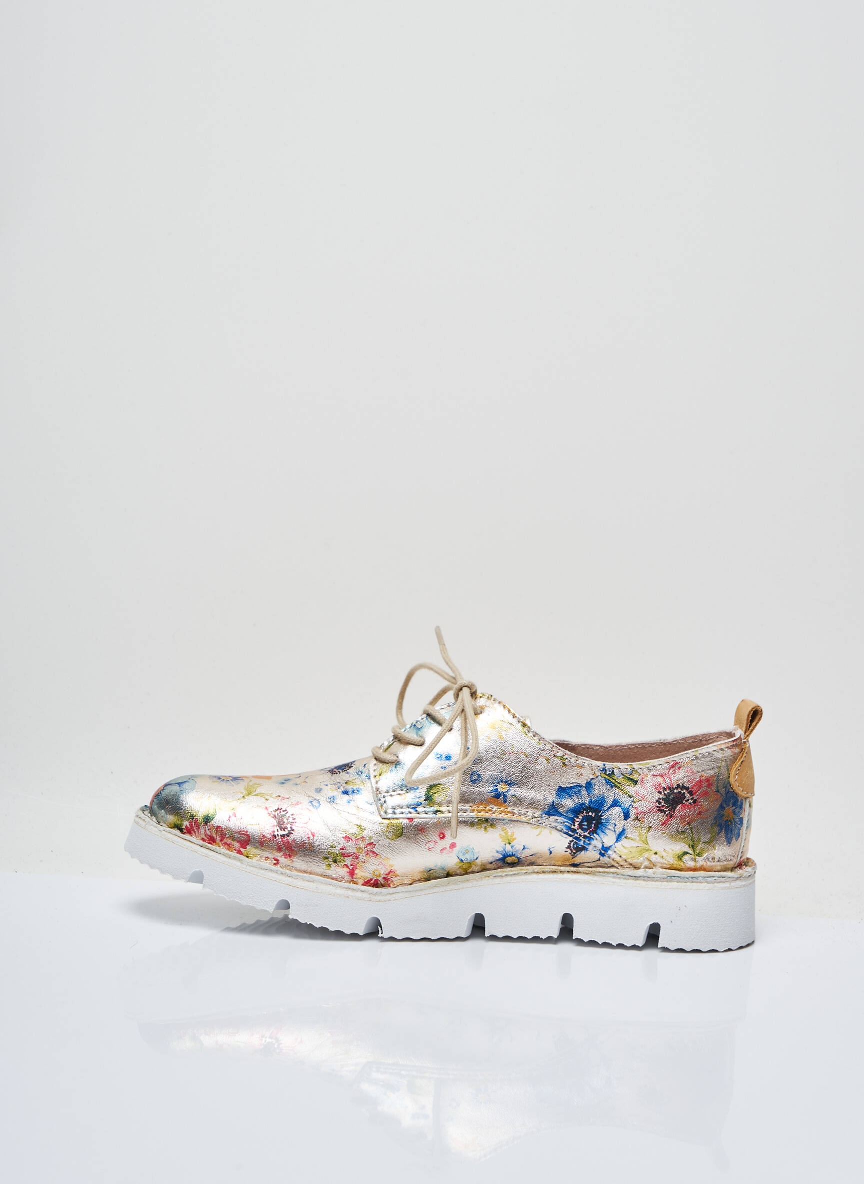 Nice Derby Femme couleur beige