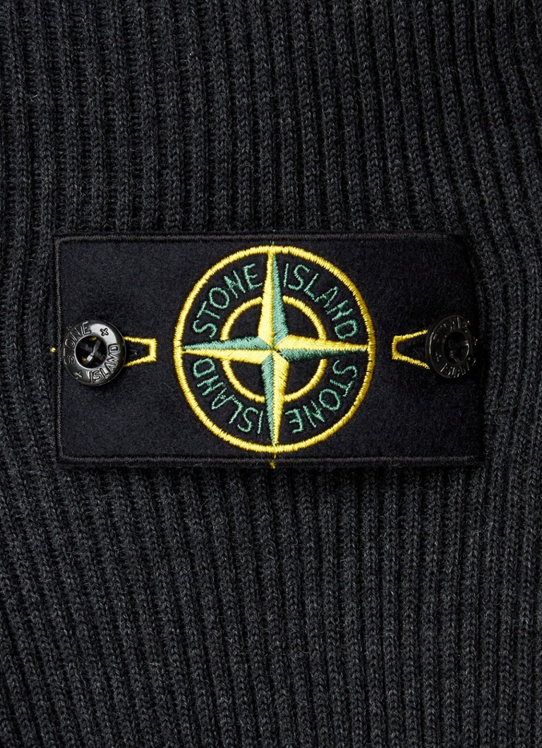 Πουλόβερ Stone Island 553C2 με ριμπ ύφανση, λογότυπο και ξυρισμένο μαλλί