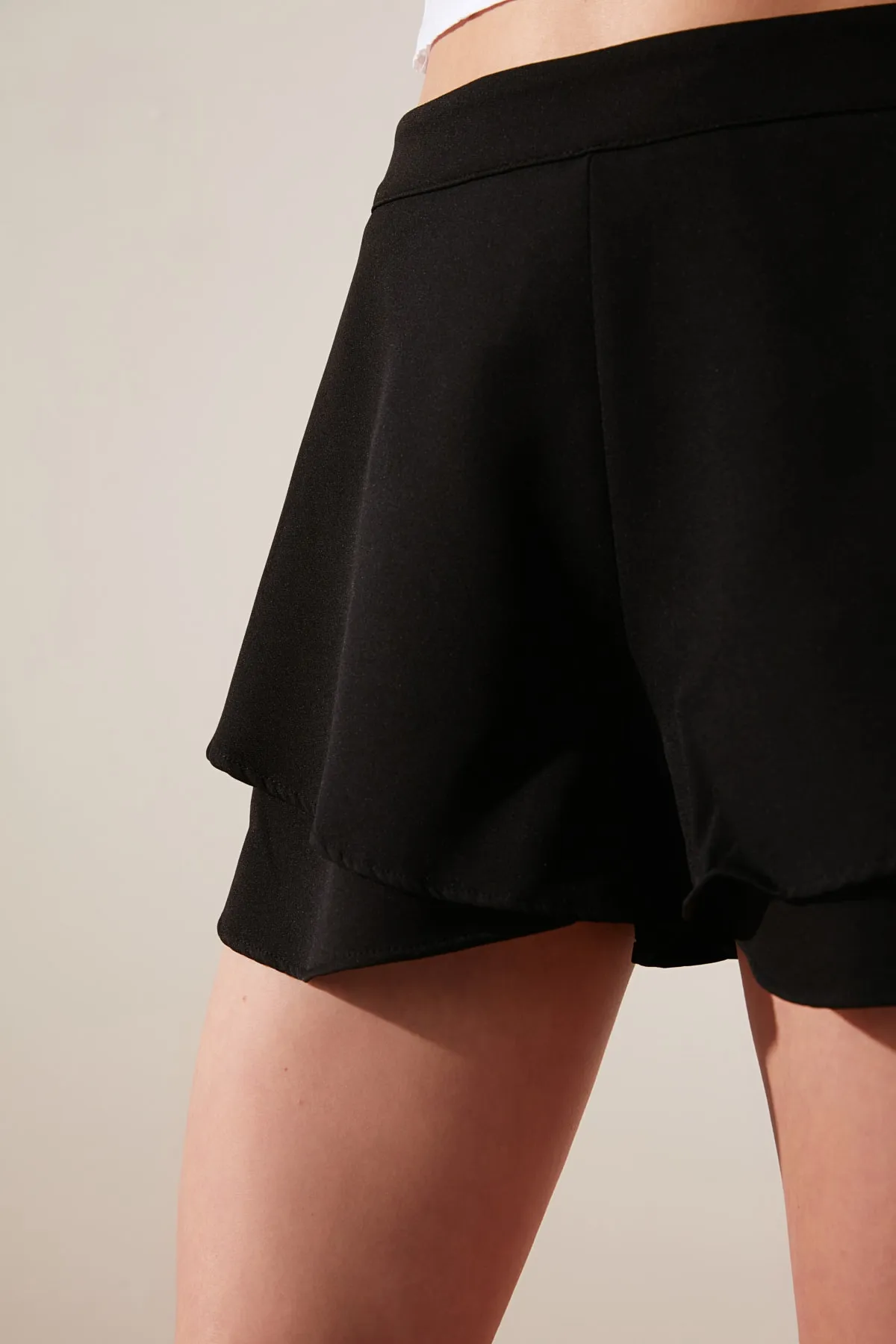 Trendyol Collection  Shorts - Schwarz - Hoher Bund