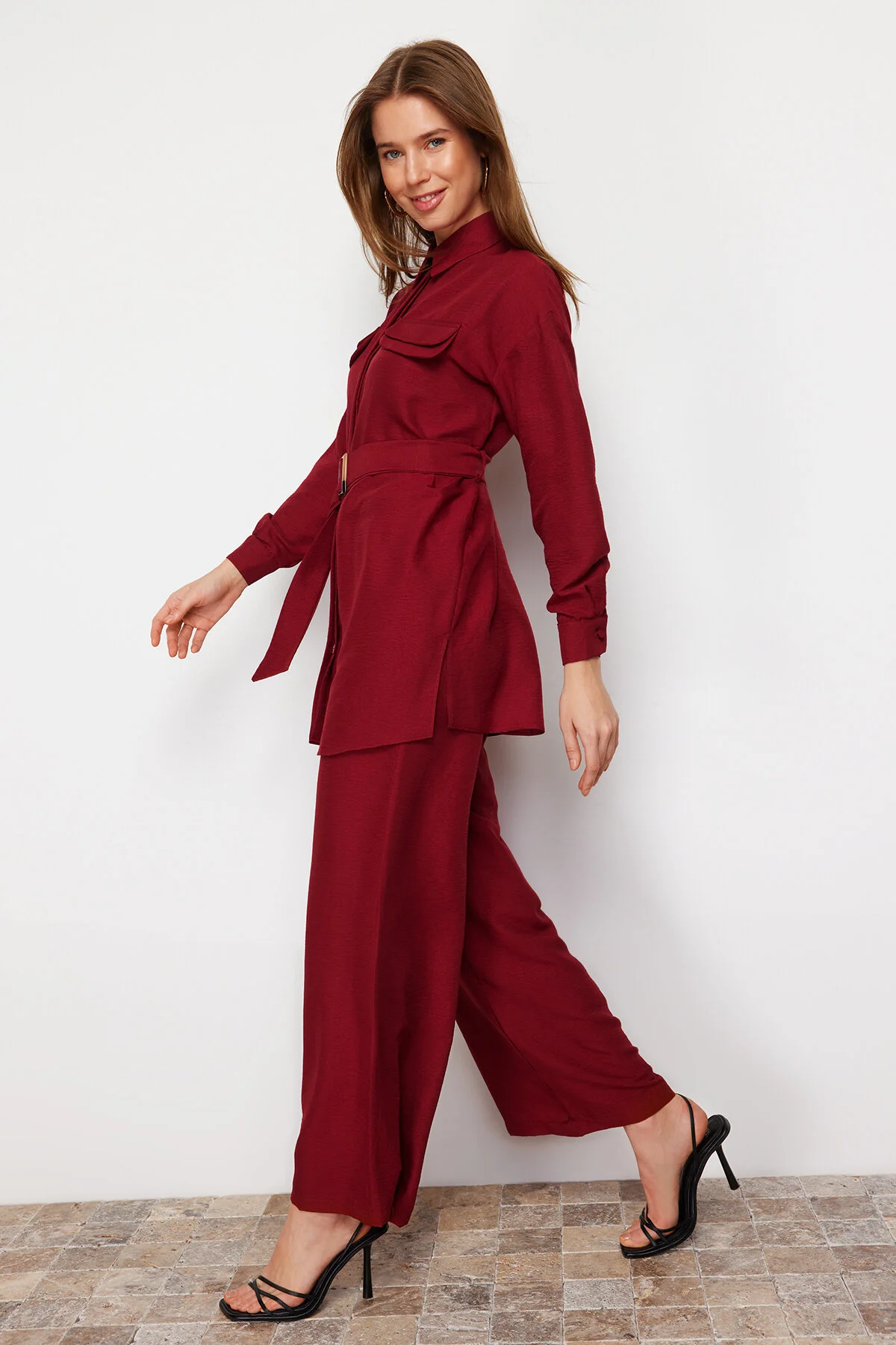 Trendyol Modest  Rotes gewebtes Oberteil- und Unterteil-Set TCTSS24US00061