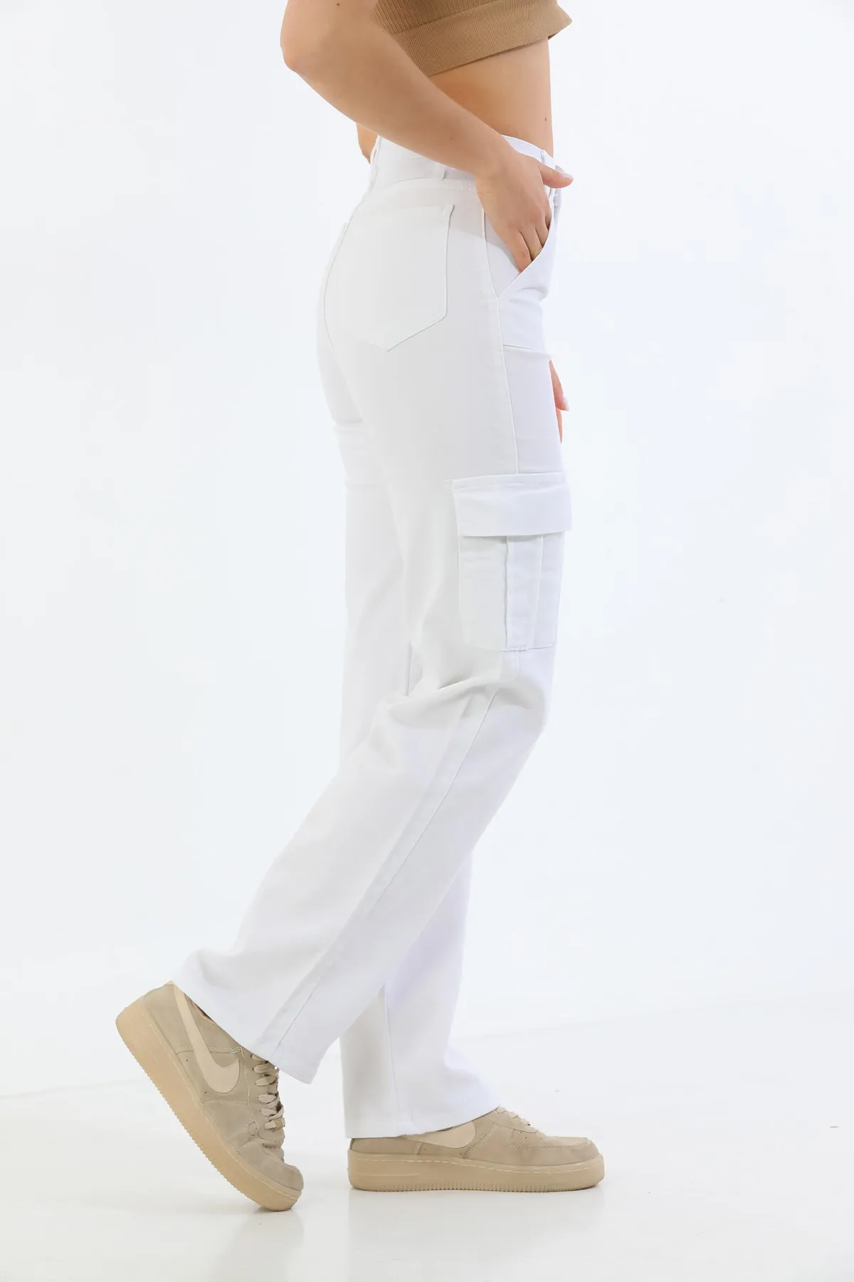 BİKELİFE  Weiße Cargo-Hose aus Lycra mit hoher Taille und weitem Bein und Tasche