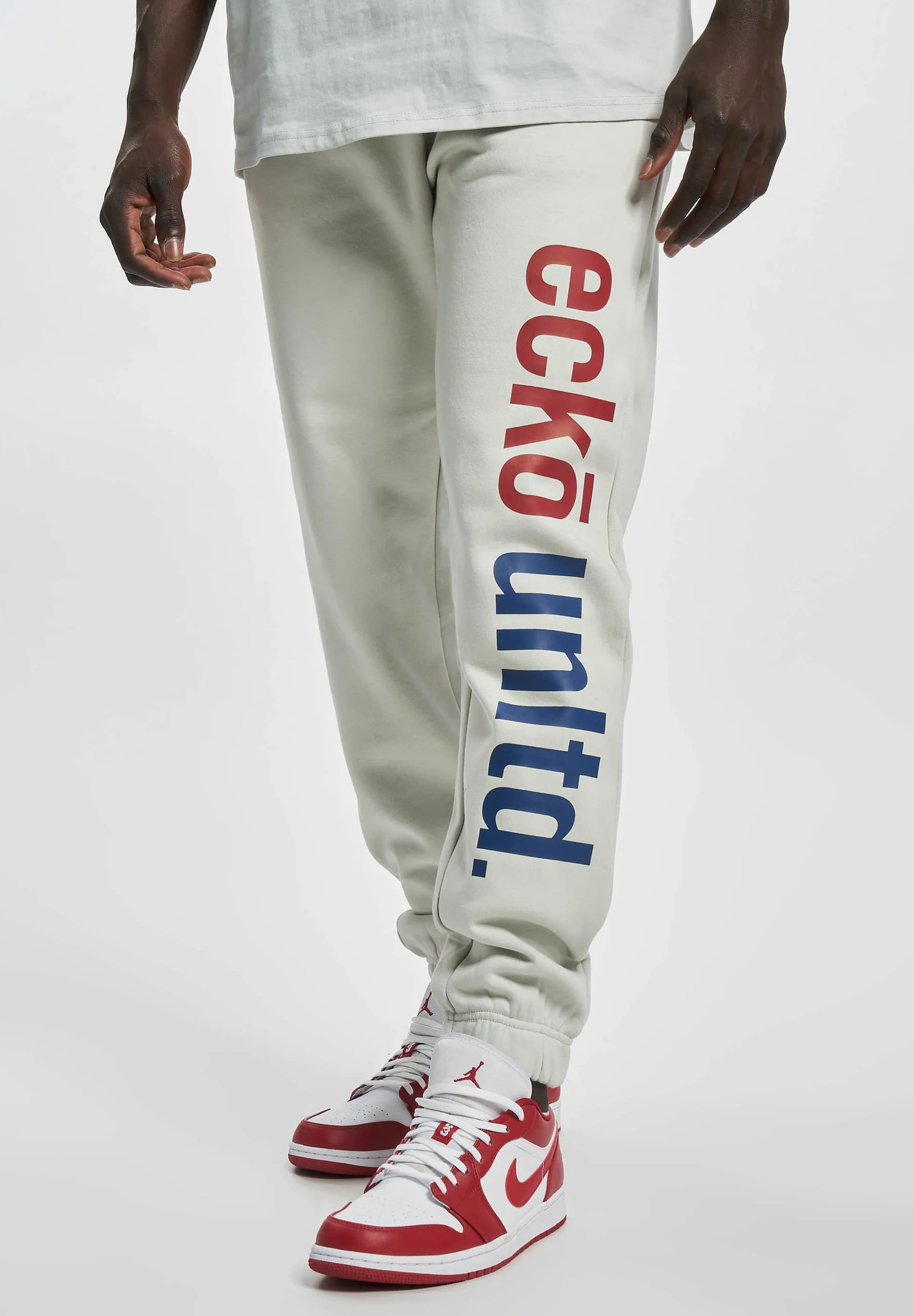Pantalones deportivos ecko unltd.