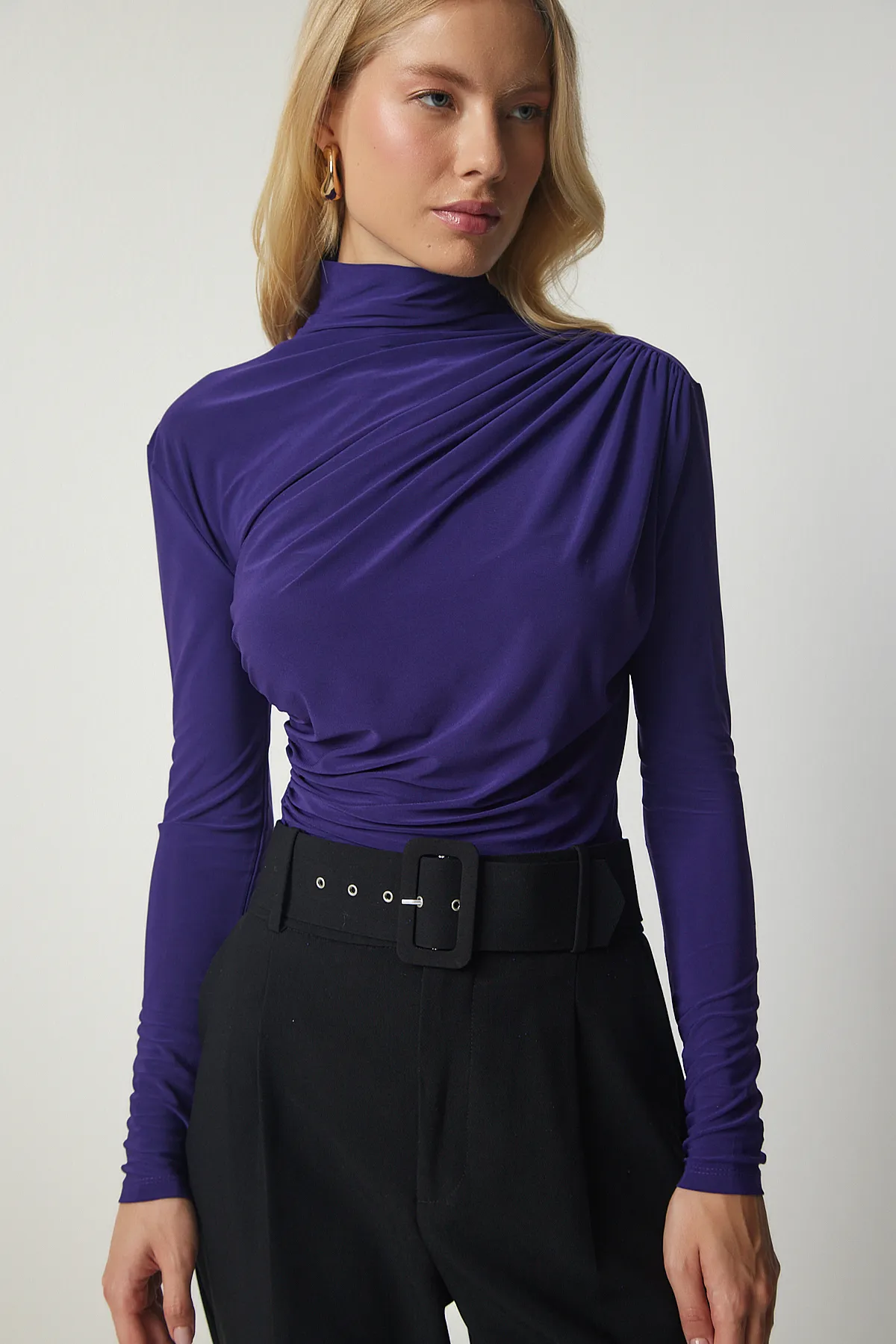 Happiness İstanbul  Damen-Bluse mit hohem Kragen und hohem Kragen in Sandfarben, Lila, FF00135