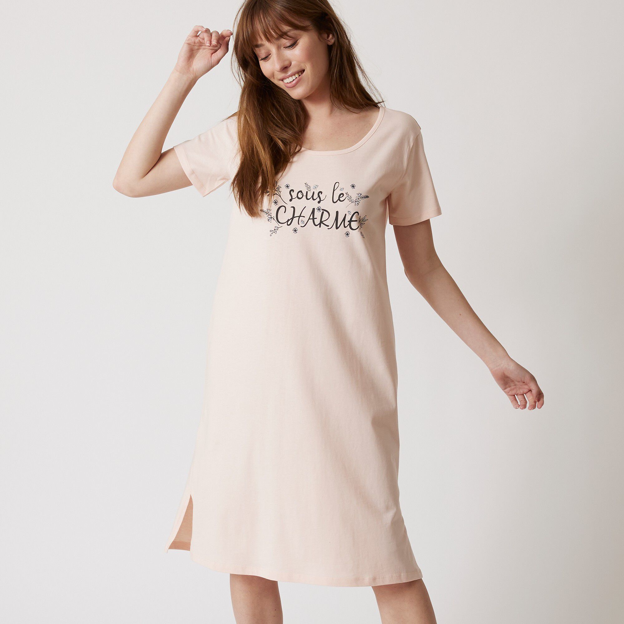 Chemise de nuit courte manches courtes motif 