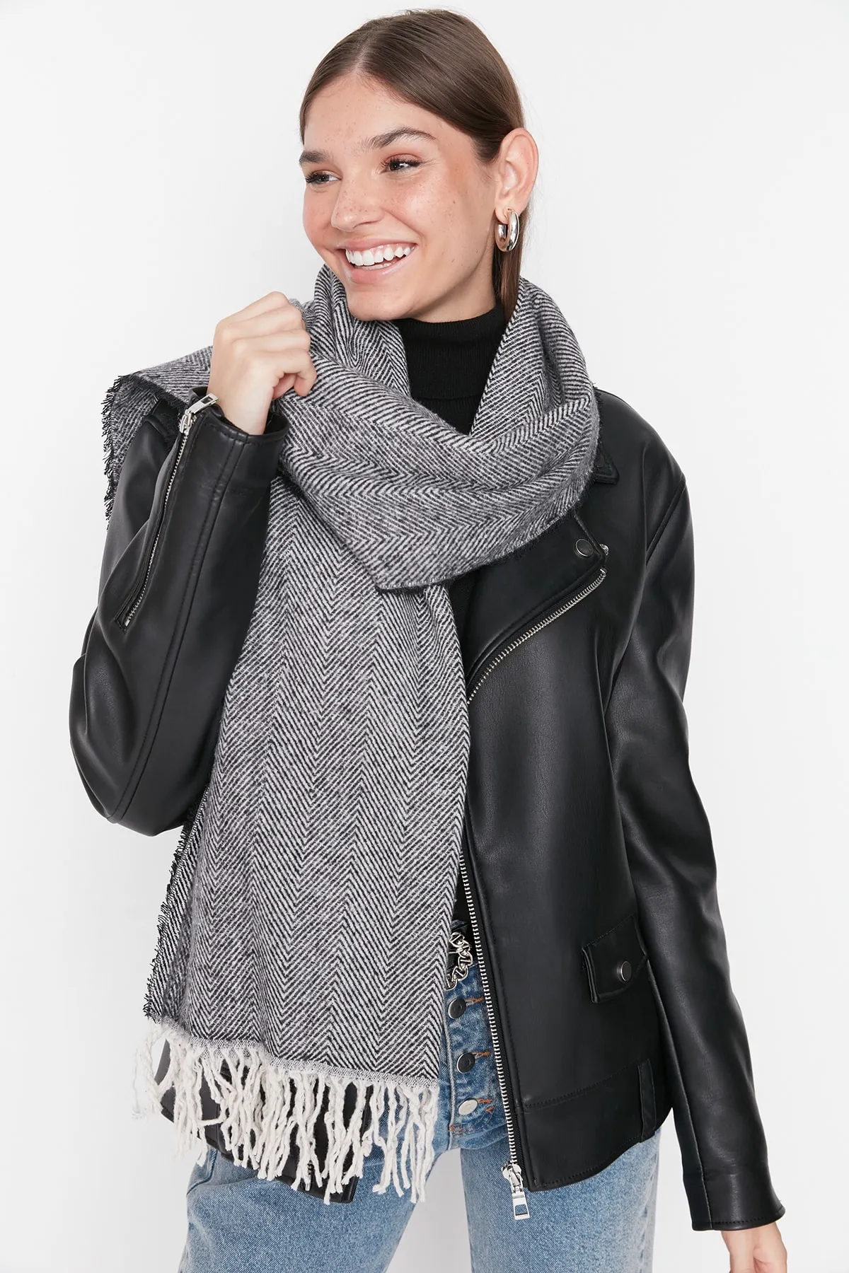 Trendyol Collection  Schwarzer Damenschal TWOAW22AT0036