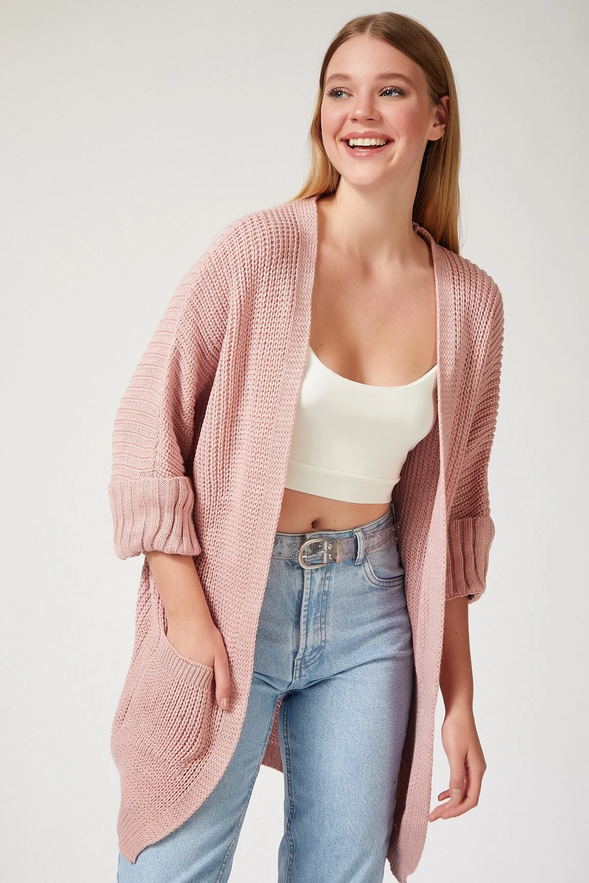 Happiness İstanbul  Rosafarbene Oversize-Strickjacke mit langen Taschen für Damen AS00003