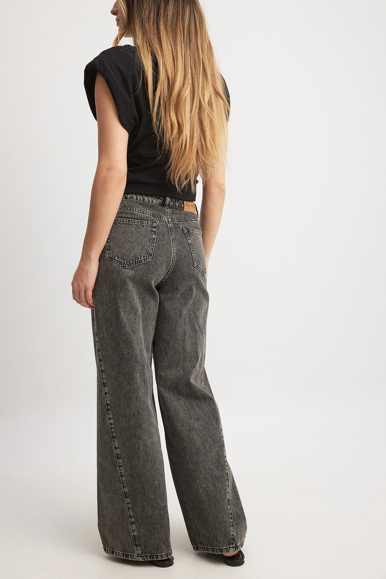 Jeans mit sehr weiten Beinen