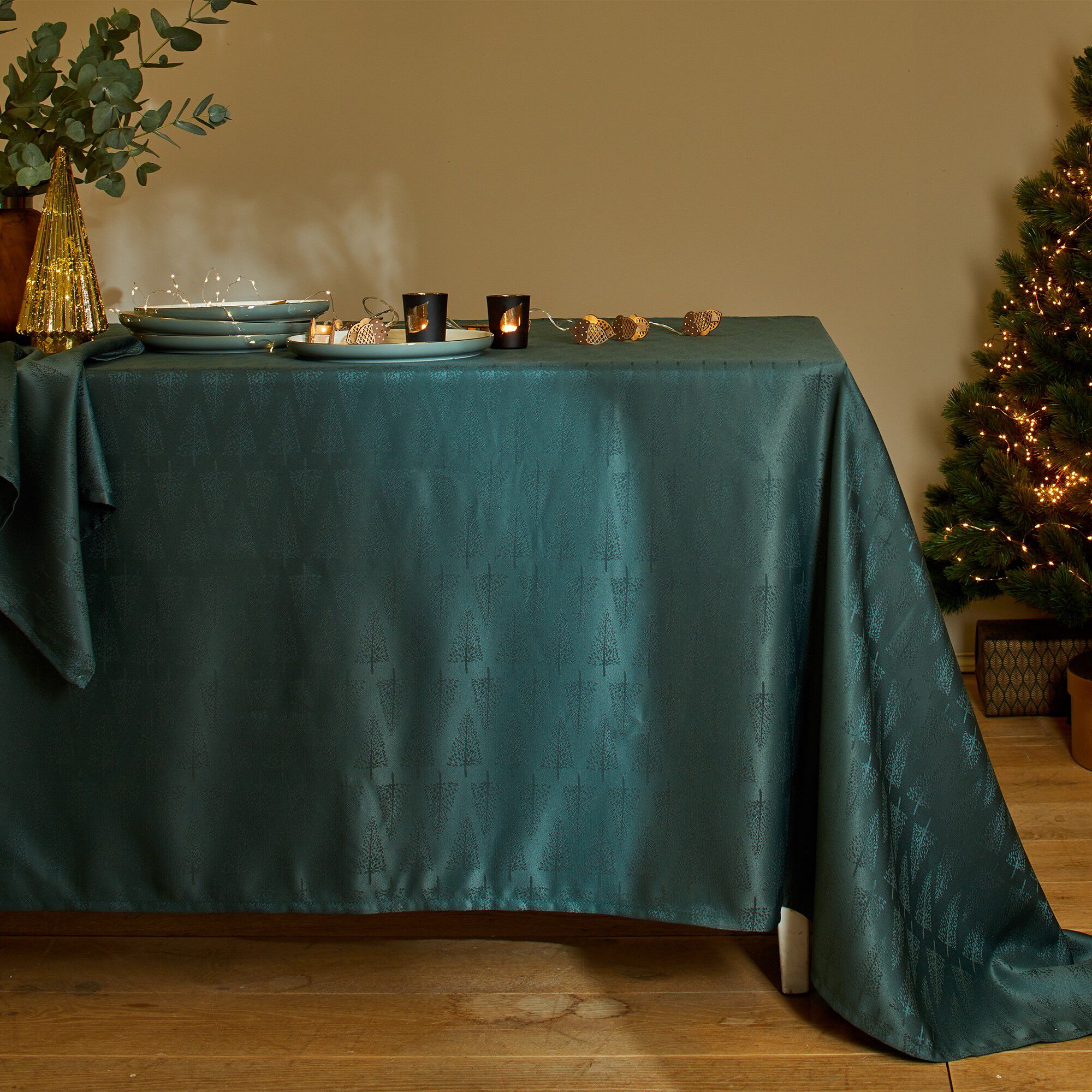 Nappe damassée motifs sapins