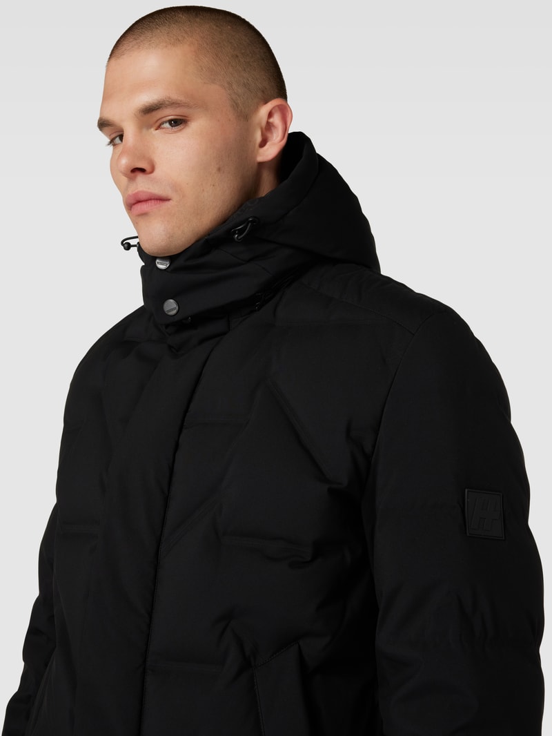Steppjacke mit abnehmbarer Kapuze in schwarz