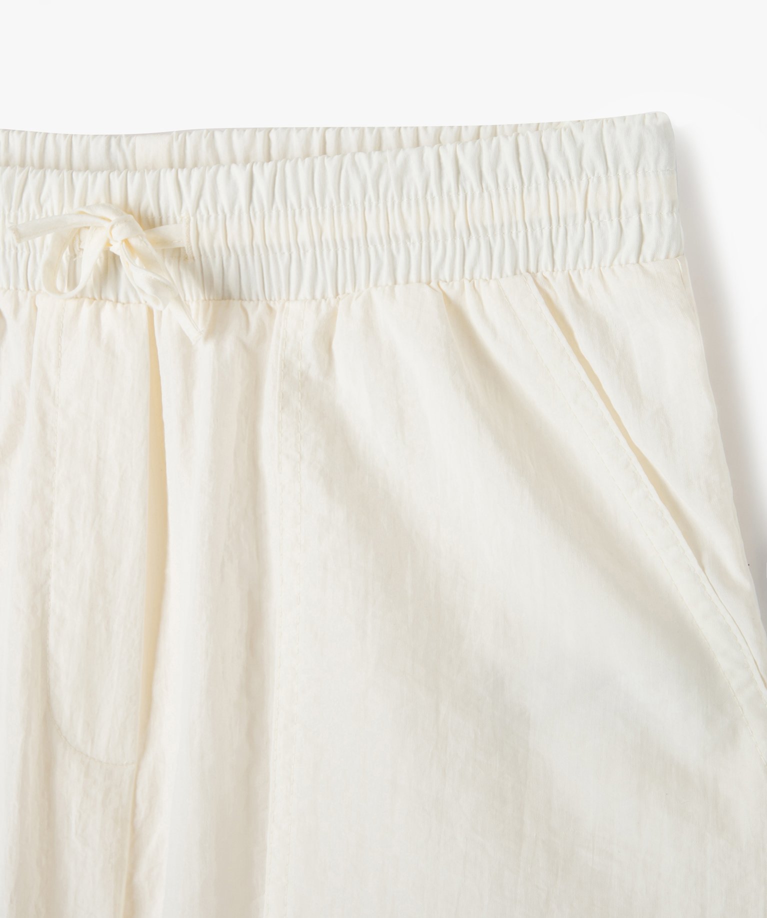 Short en toile de parachute avec taille élastique ajustable... ecru | GEMO
