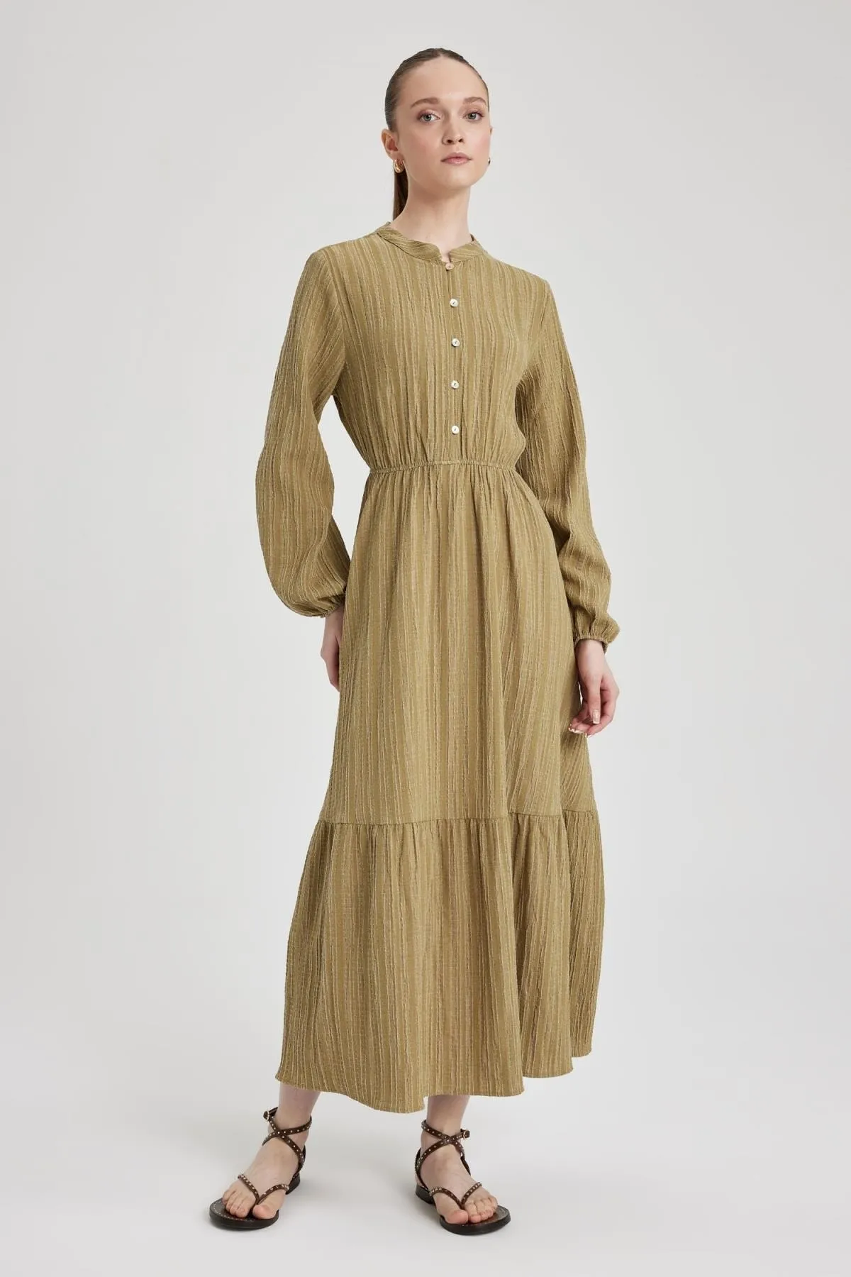 DeFacto  Langärmliges Kleid aus Musselin mit Richterkragen