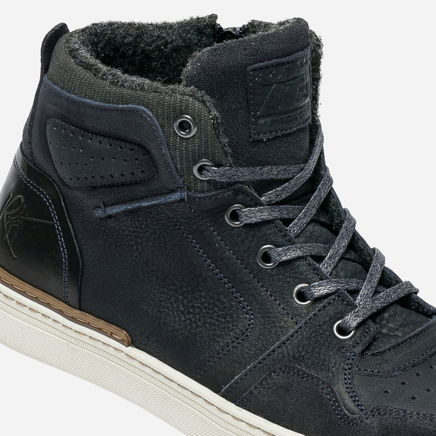 Basket bleu marine en cuir fourré