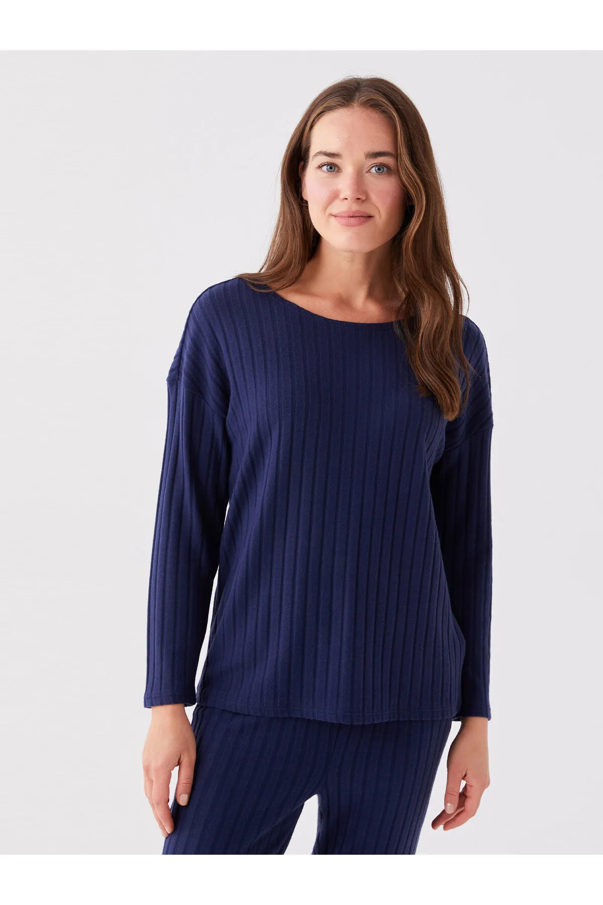 LC Waikiki  Einfarbiges, langärmliges Damen-Pyjama-Set mit Rundhalsausschnitt