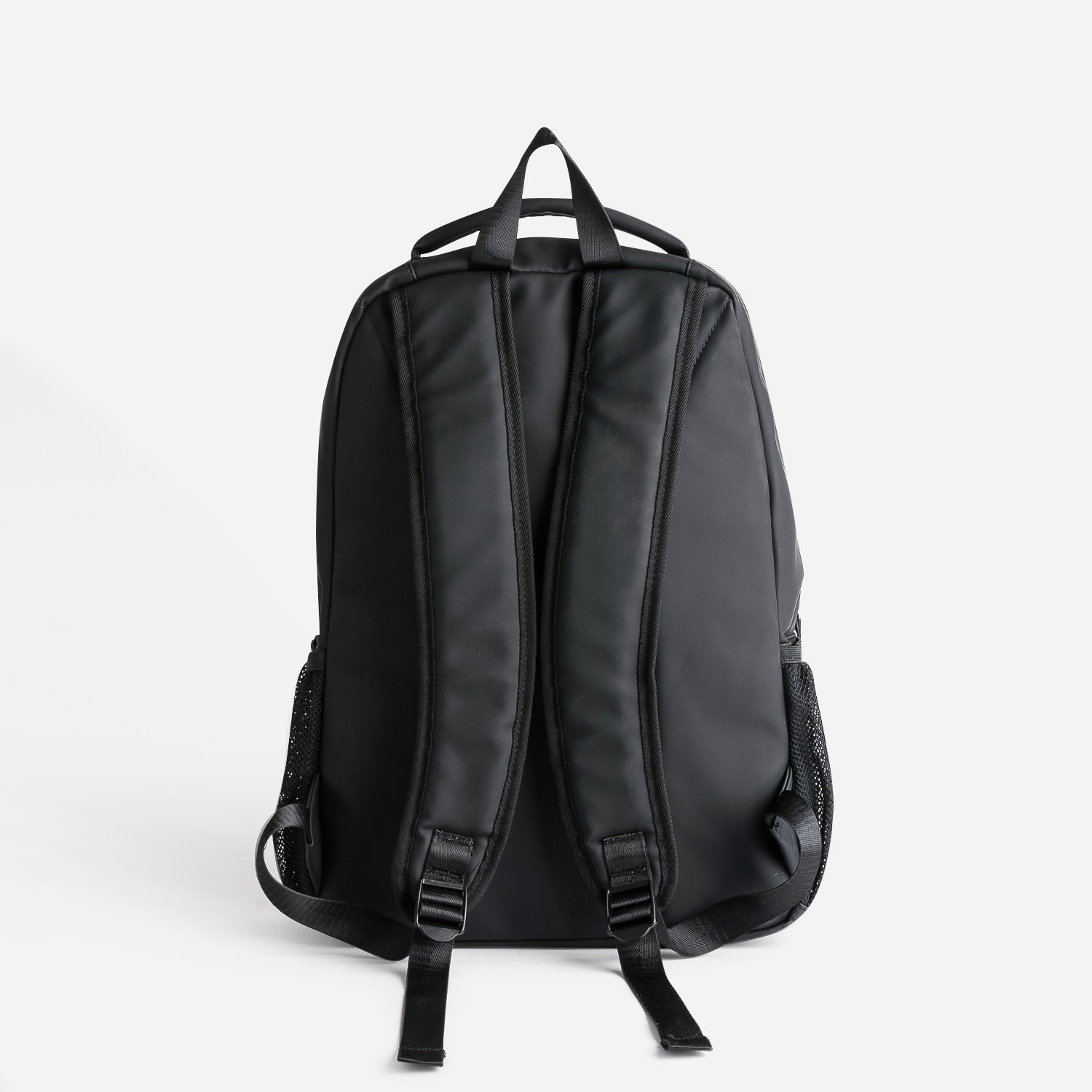 Sac à dos noir en nylon mat