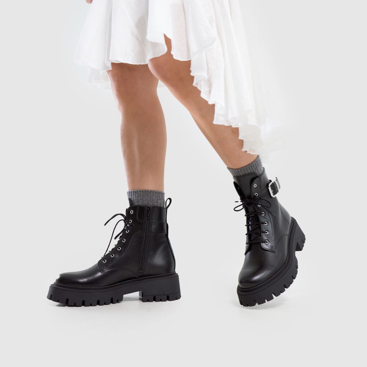 Schuh Cyra – Svarta snörstövlar