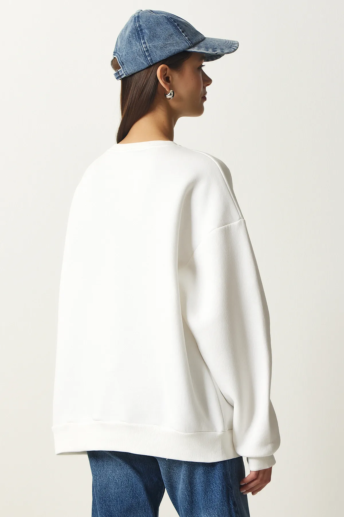 Happiness İstanbul  Weißes Damen-Sweatshirt mit Herz-Stickerei in Roségold OW00004