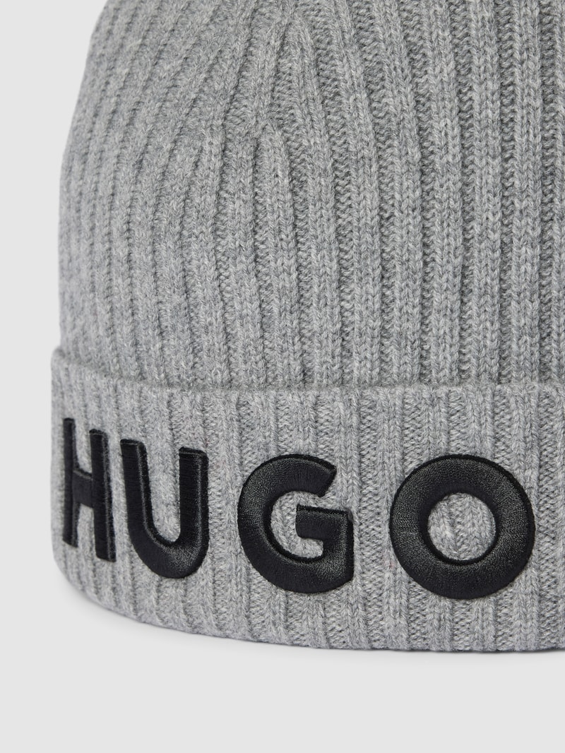 Beanie mit Label-Stitching in hellgrau