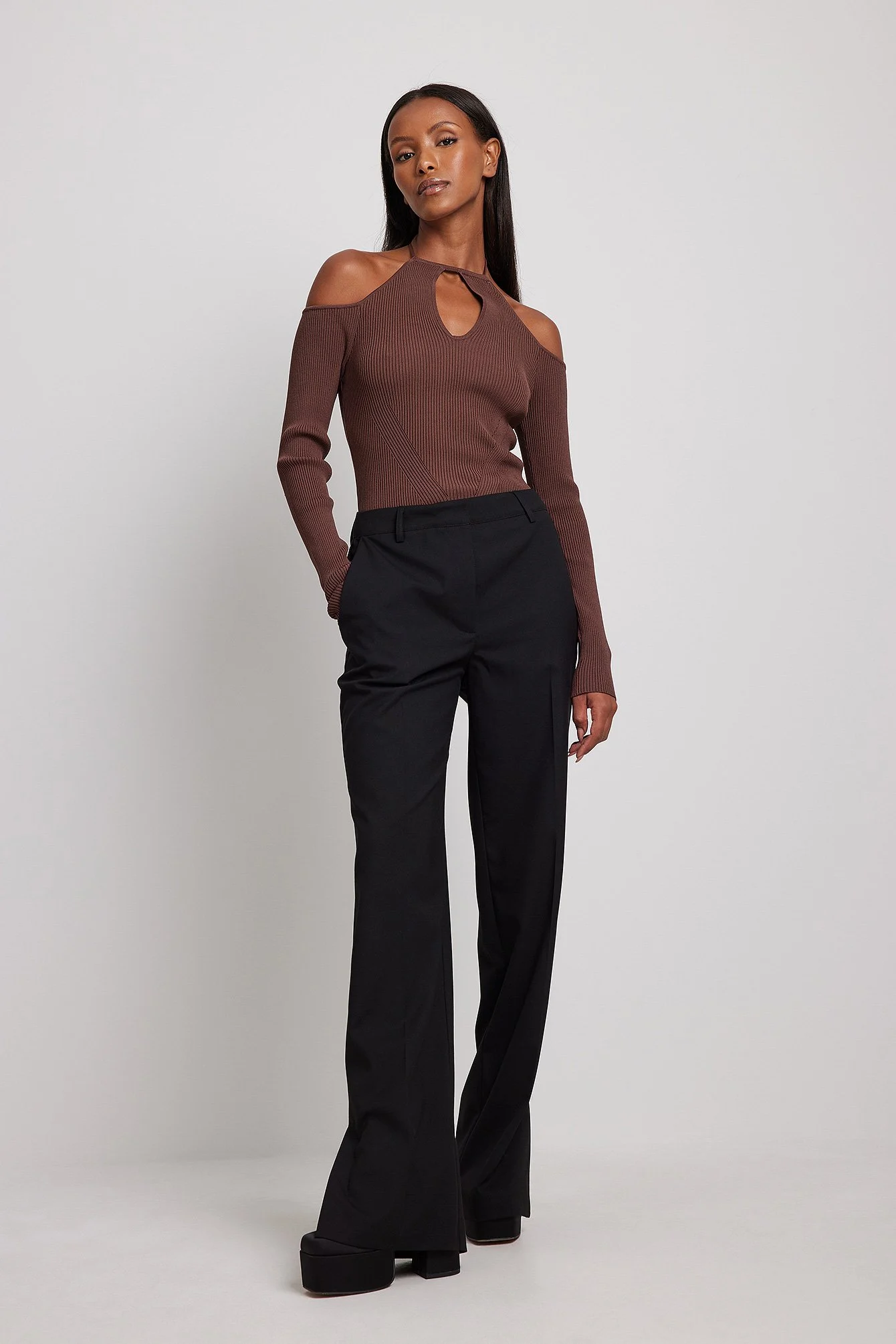 Fein gestricktes Top mit cut out Details