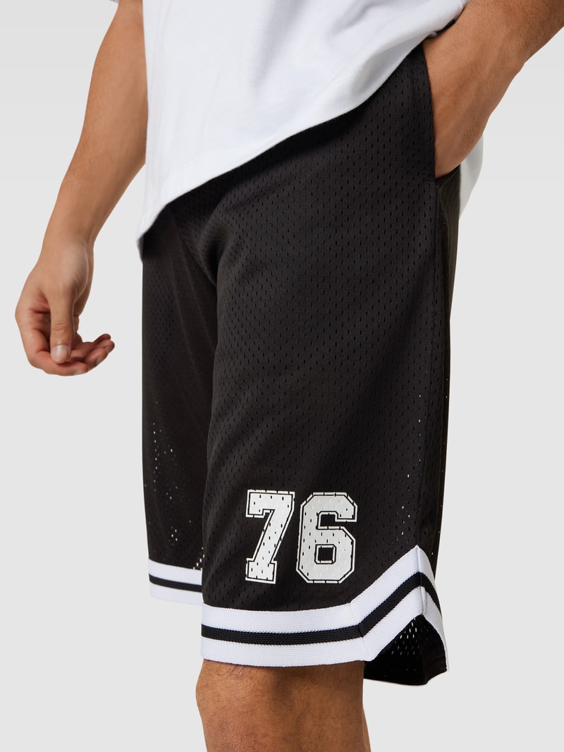 Sweatshorts mit Tunnelzug in schwarz