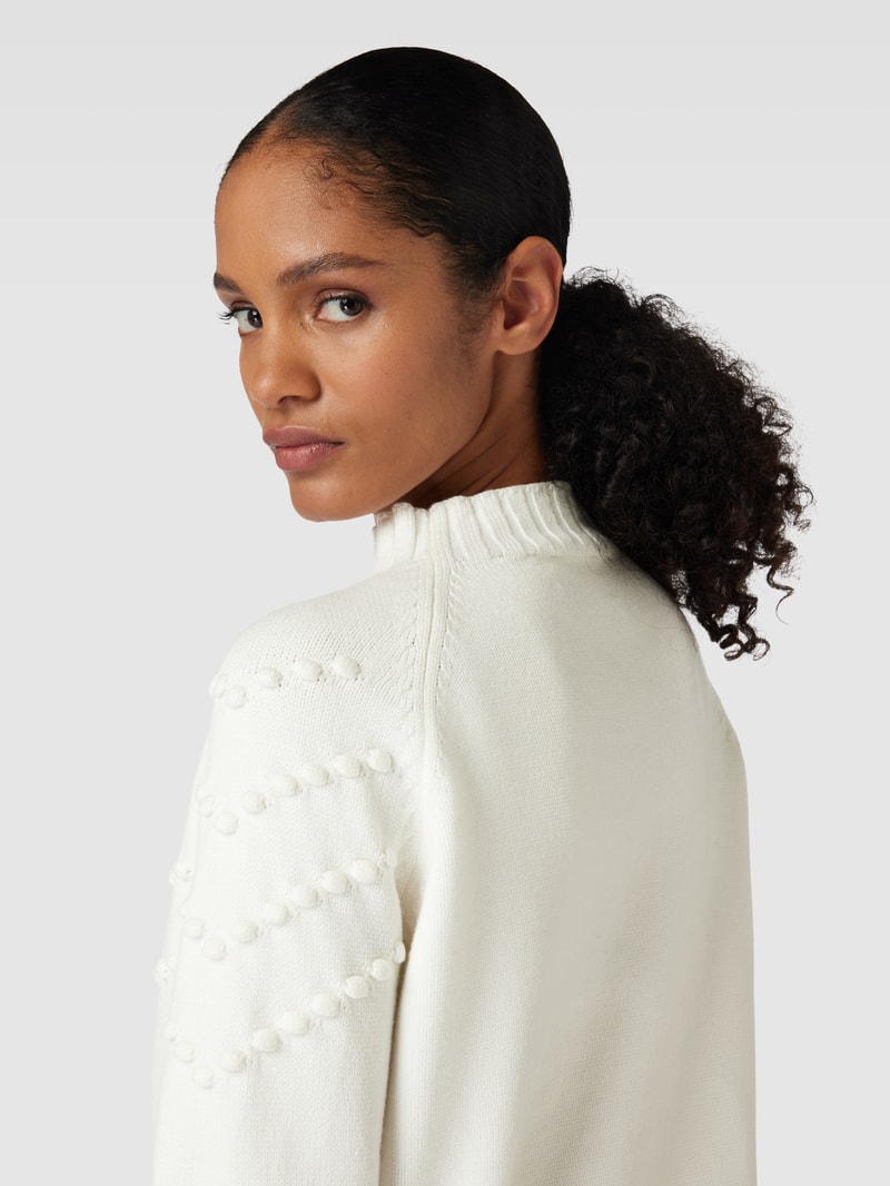 Strickpullover mit Stehkragen in offwhite
