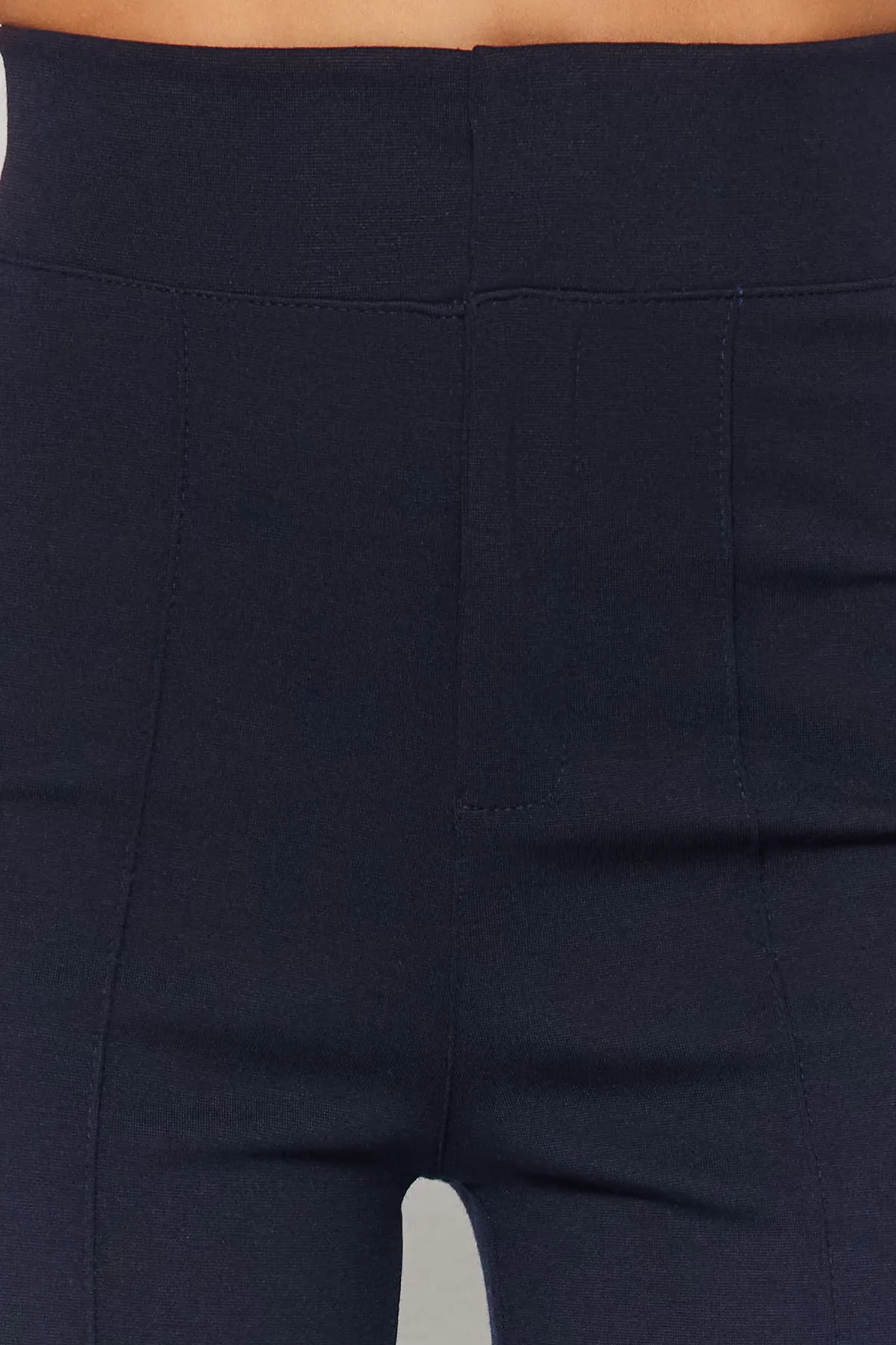 Trendyol Collection  Marineblaue, kompakte, hoch taillierte, gerippte, elastische Taille, schmale Passform, dicke Strickhose TWOAW24PL00114