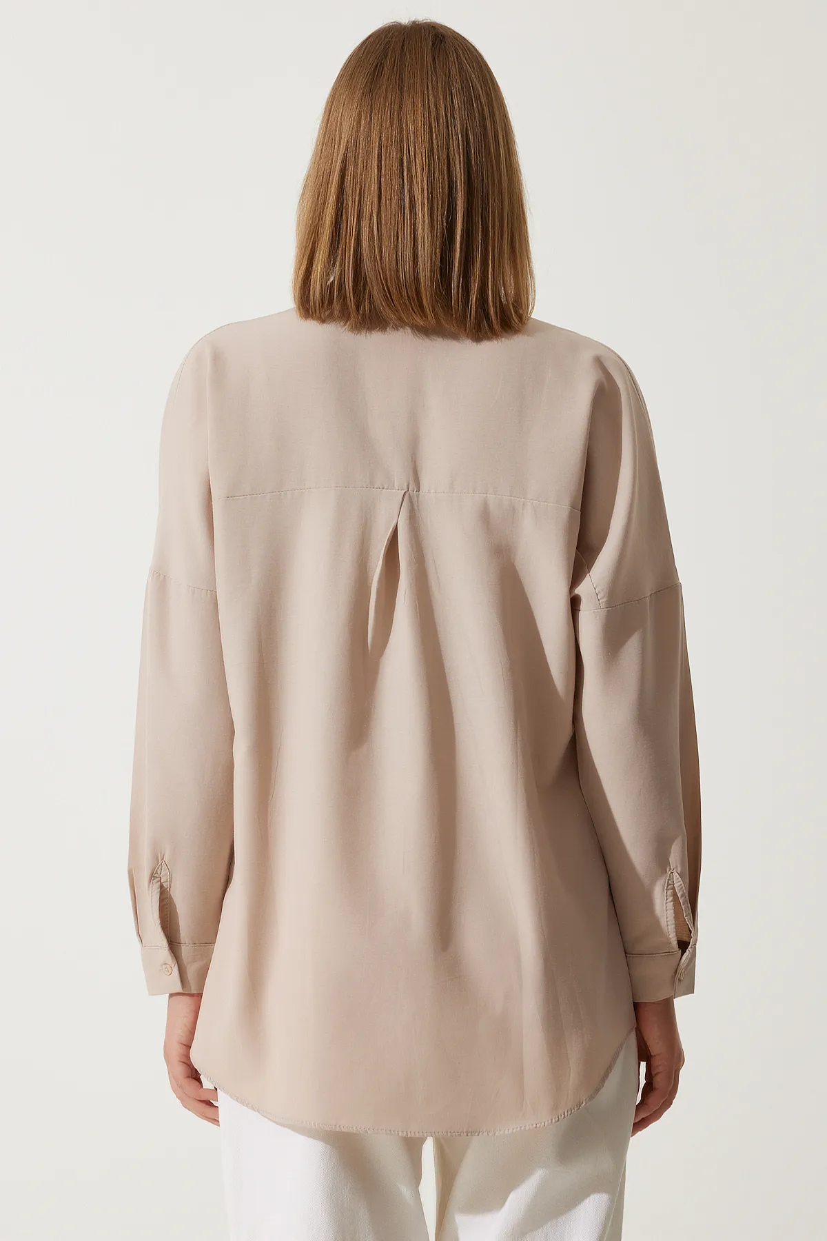 Happiness İstanbul  Biscuit Oversize-Lang-Basic-Shirt für Damen DD00842