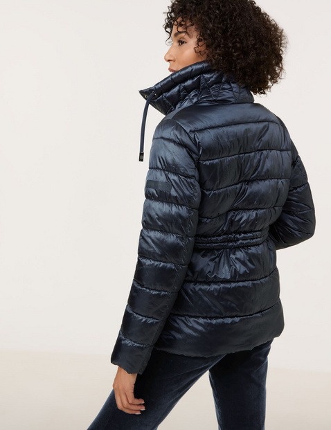 Gefütterte Outdoorjacke mit dezentem Snake Print