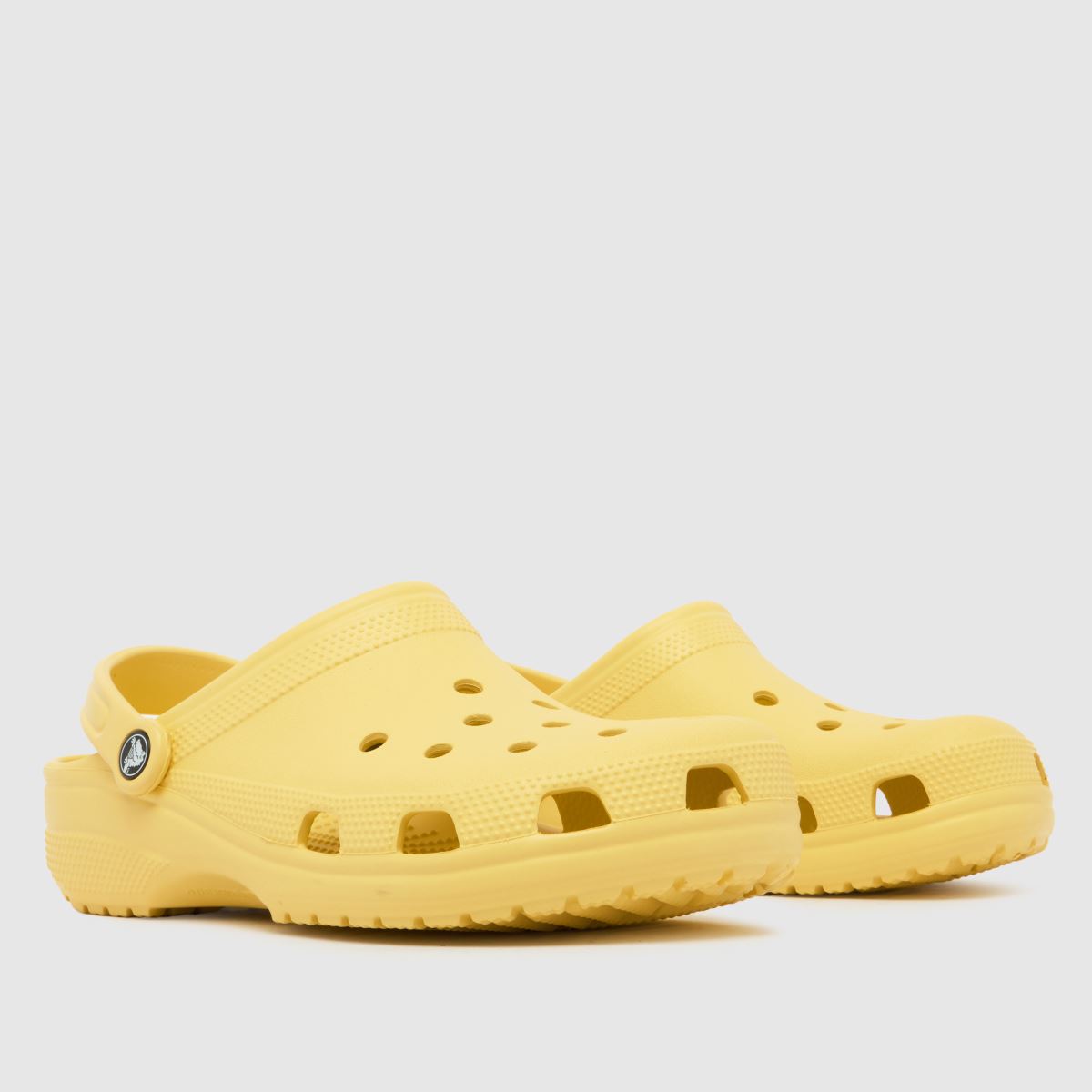 Crocs klasszikus klumpa szandál halványsárga színben