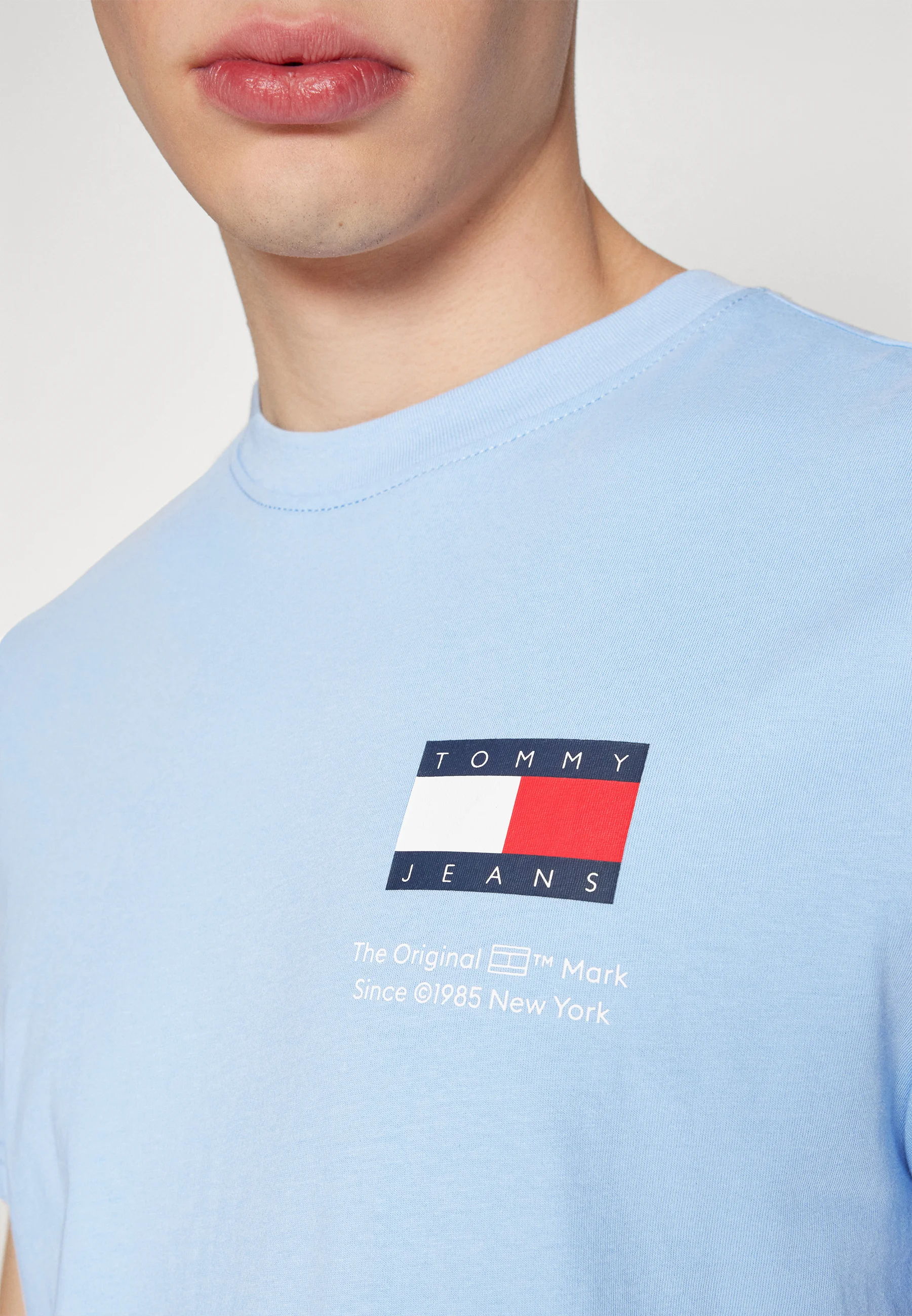 Tommy Jeans SLIM ESSENTIAL FLAG - Camiseta con estampado