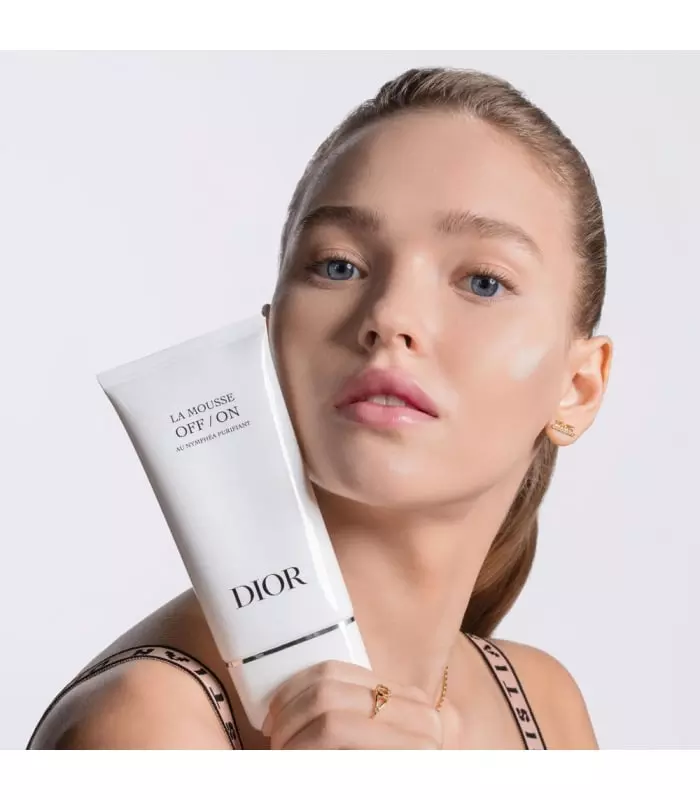 La Mousse OFF/ON Mousse nettoyante anti-pollution au nymphéa français purifiant