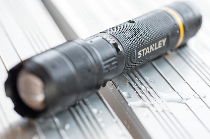 Stanley FMHT81511-0 FATMAX® Taskulamppu 350 LM